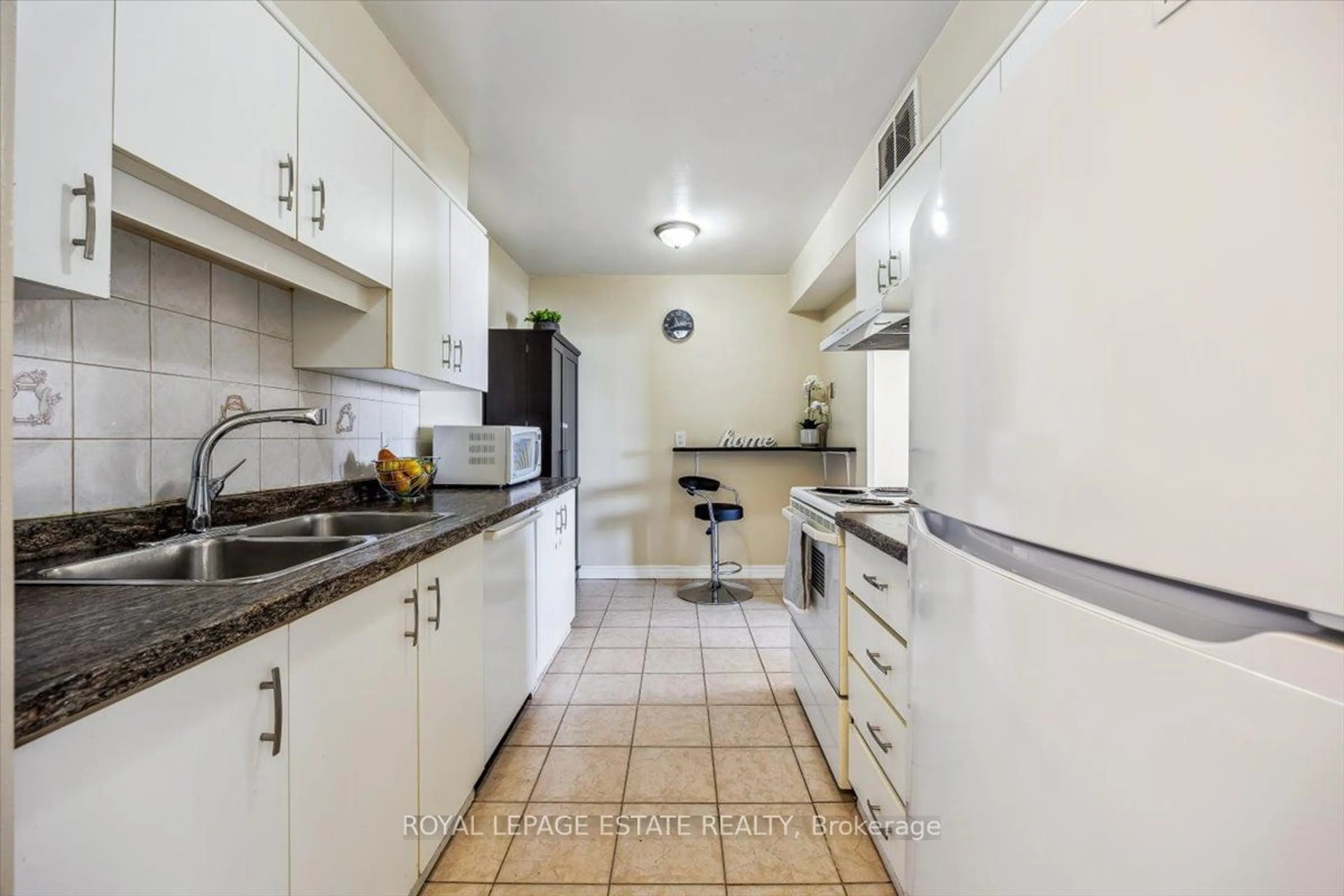 Standard kitchen, ceramic floors, cottage for 2835 Islington Ave #508, Toronto Ontario M9L 2K2