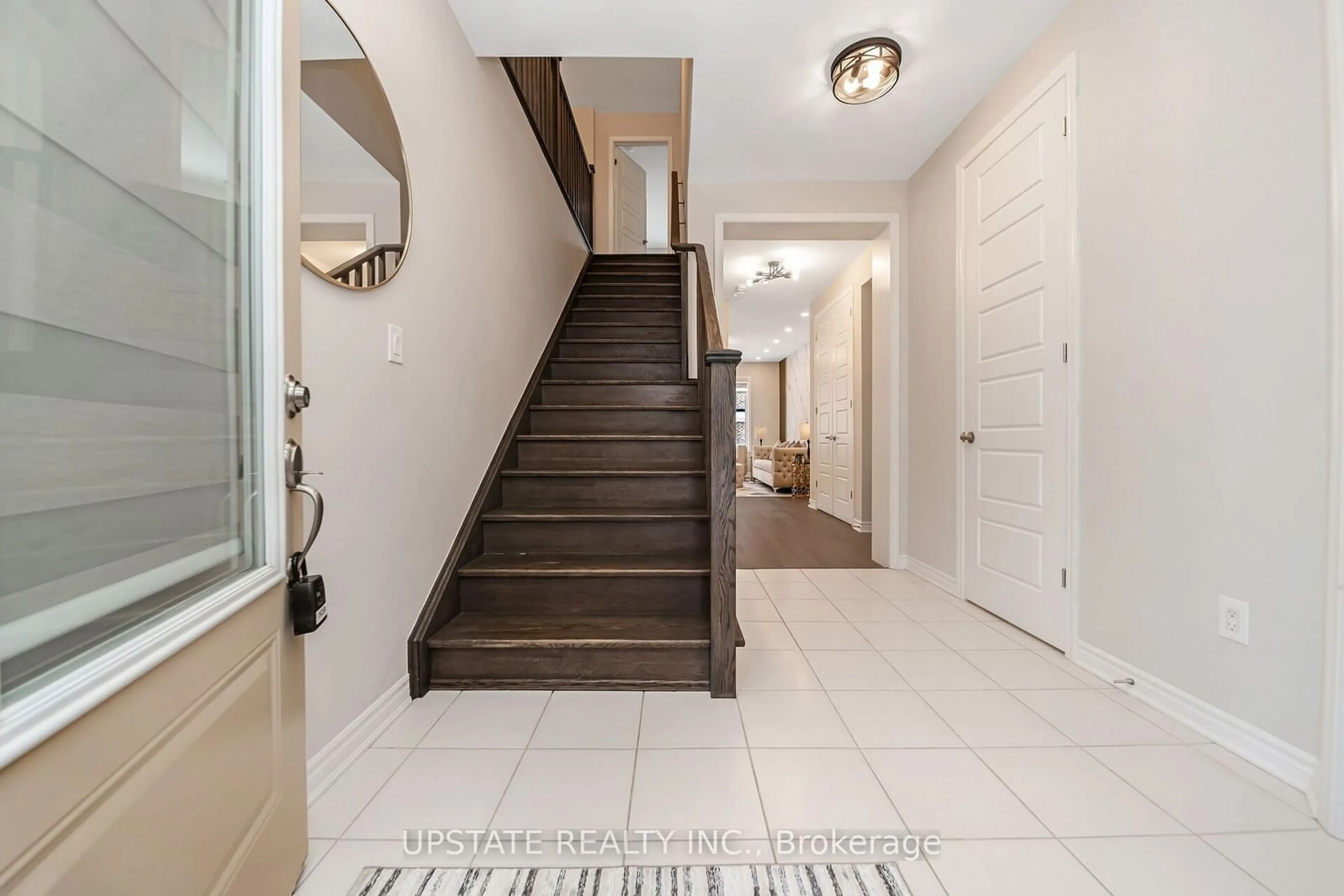 Indoor entryway, wood floors for 1570 Denison Pl, Milton Ontario L9E 1Y2