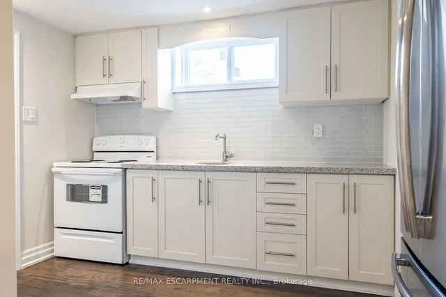 Additional property image - 5247 SPRUCE Ave