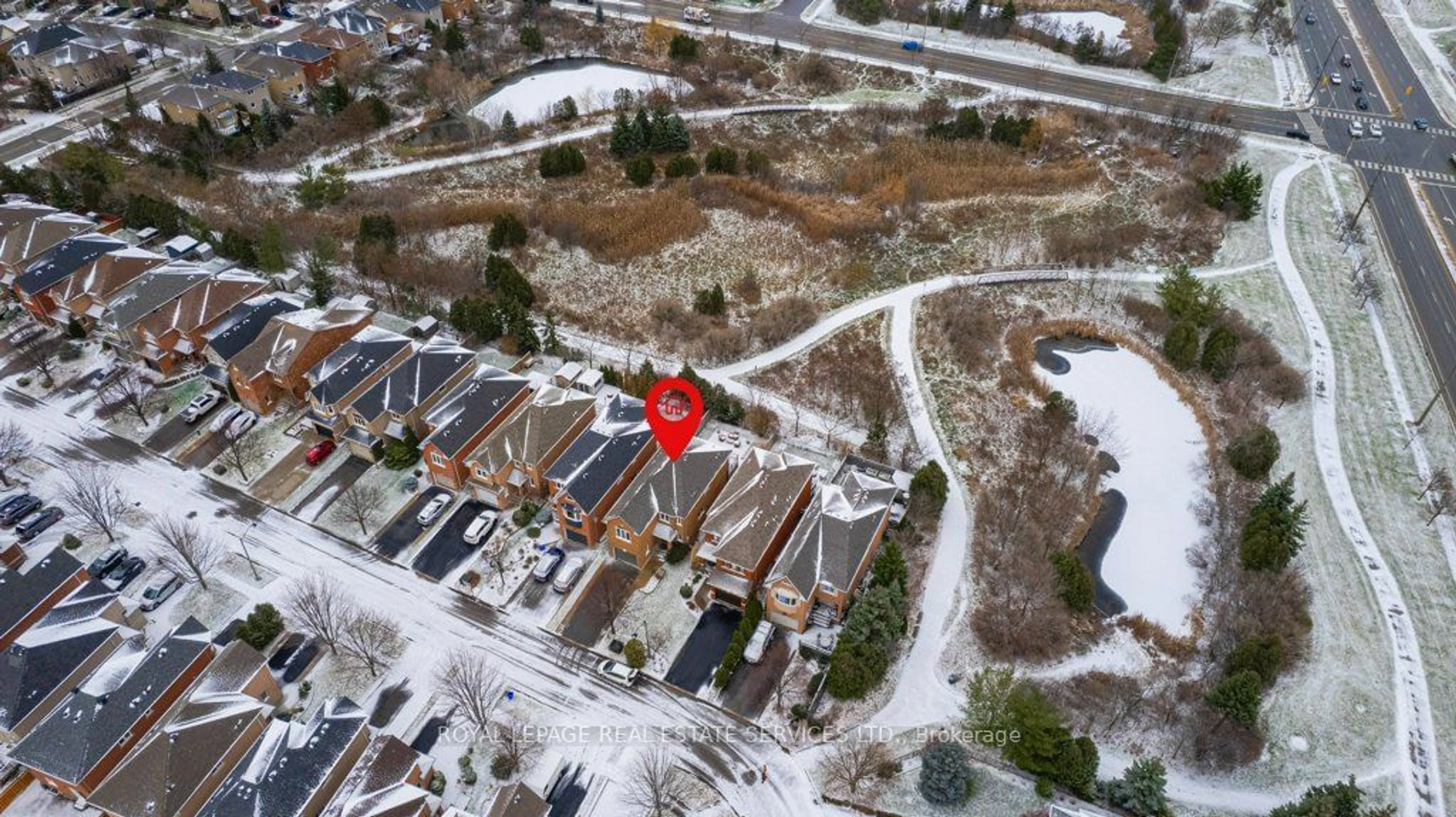 A pic from exterior of the house or condo, the street view for 2077 Frontier Dr, Oakville Ontario L6M 3V5