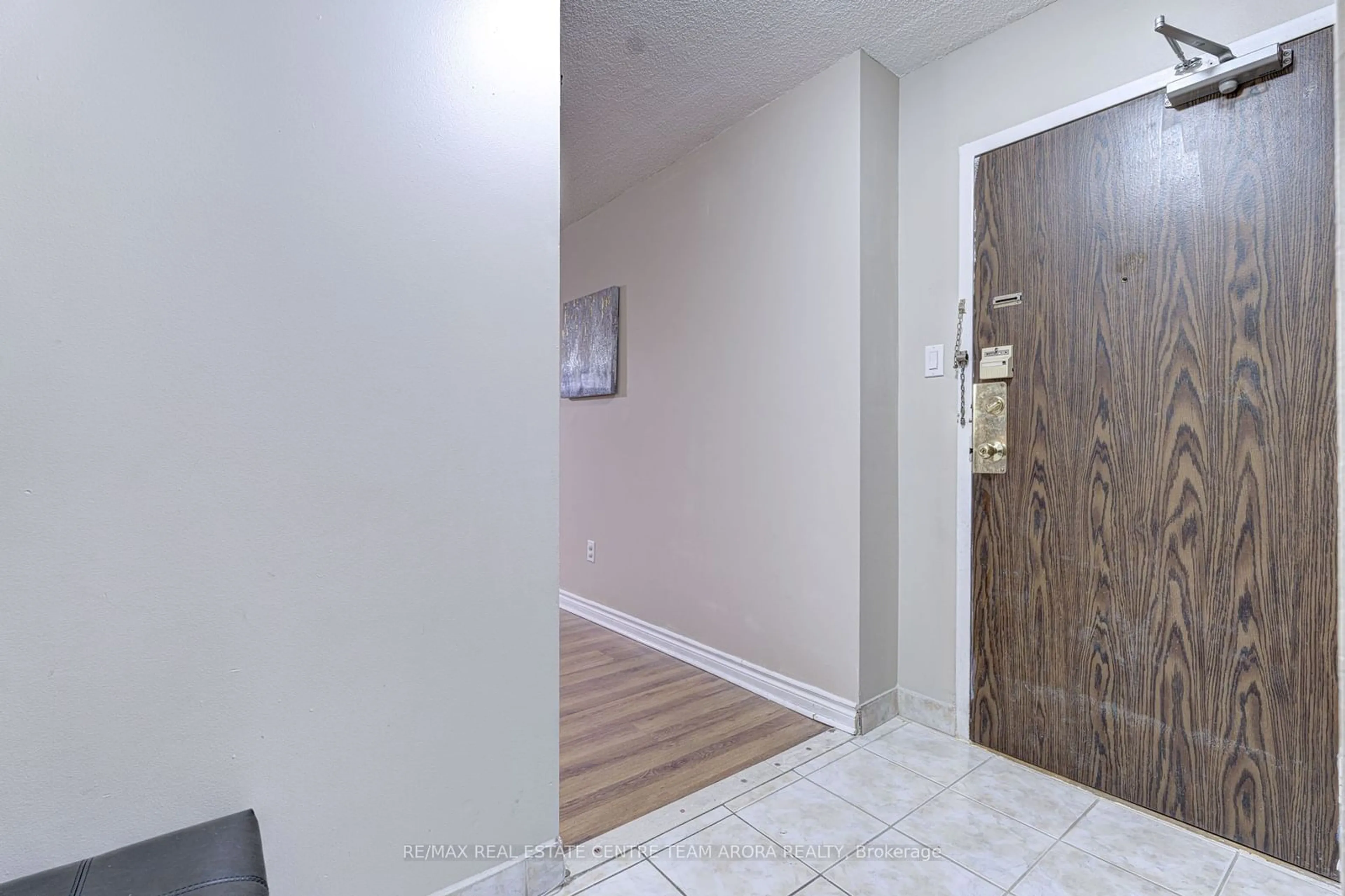 Indoor entryway, not visible floor for 25 Kensington Rd #1111, Brampton Ontario L6T 3W8