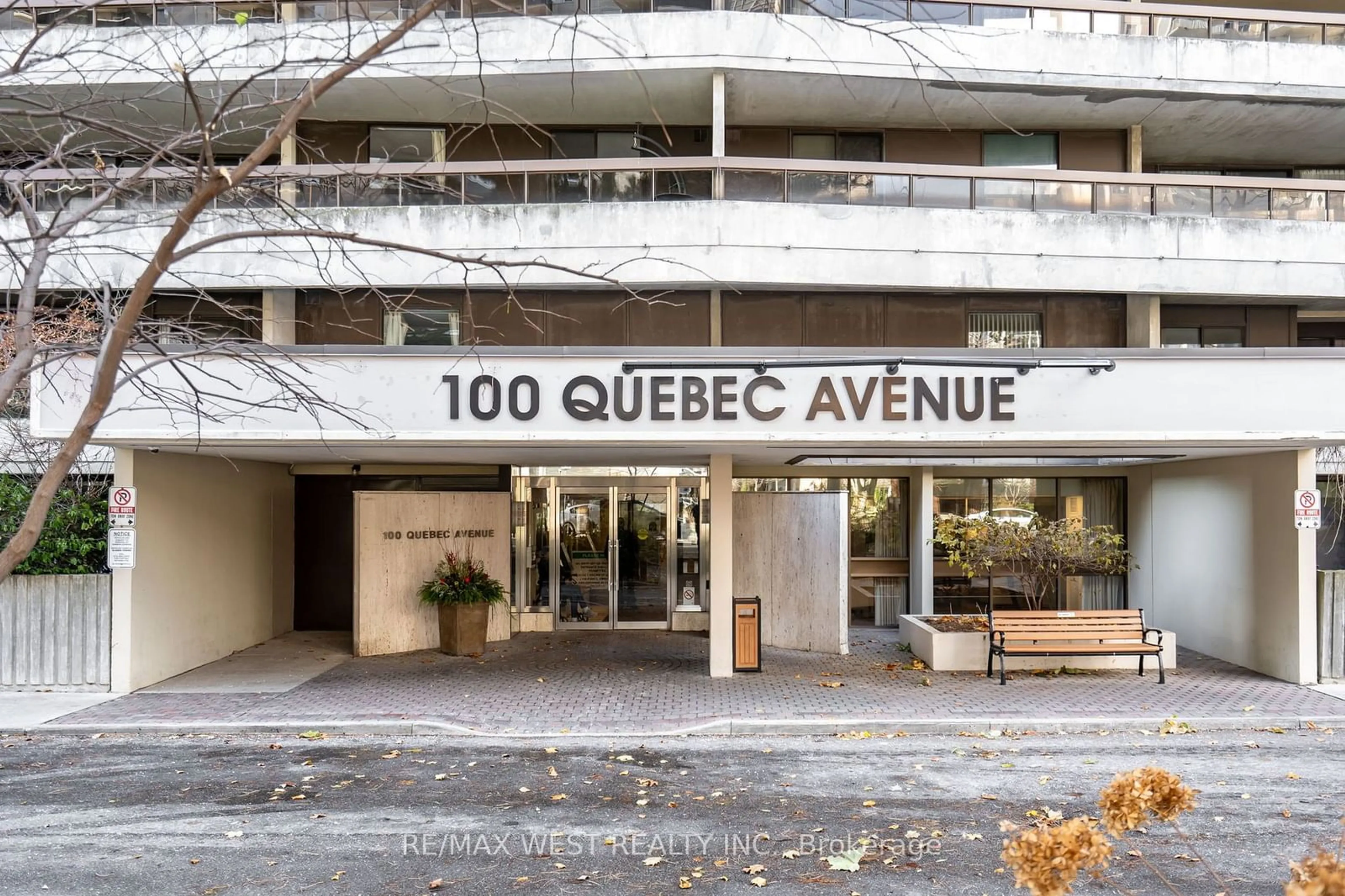 Other indoor space for 100 Quebec Ave #601, Toronto Ontario M6P 4B8