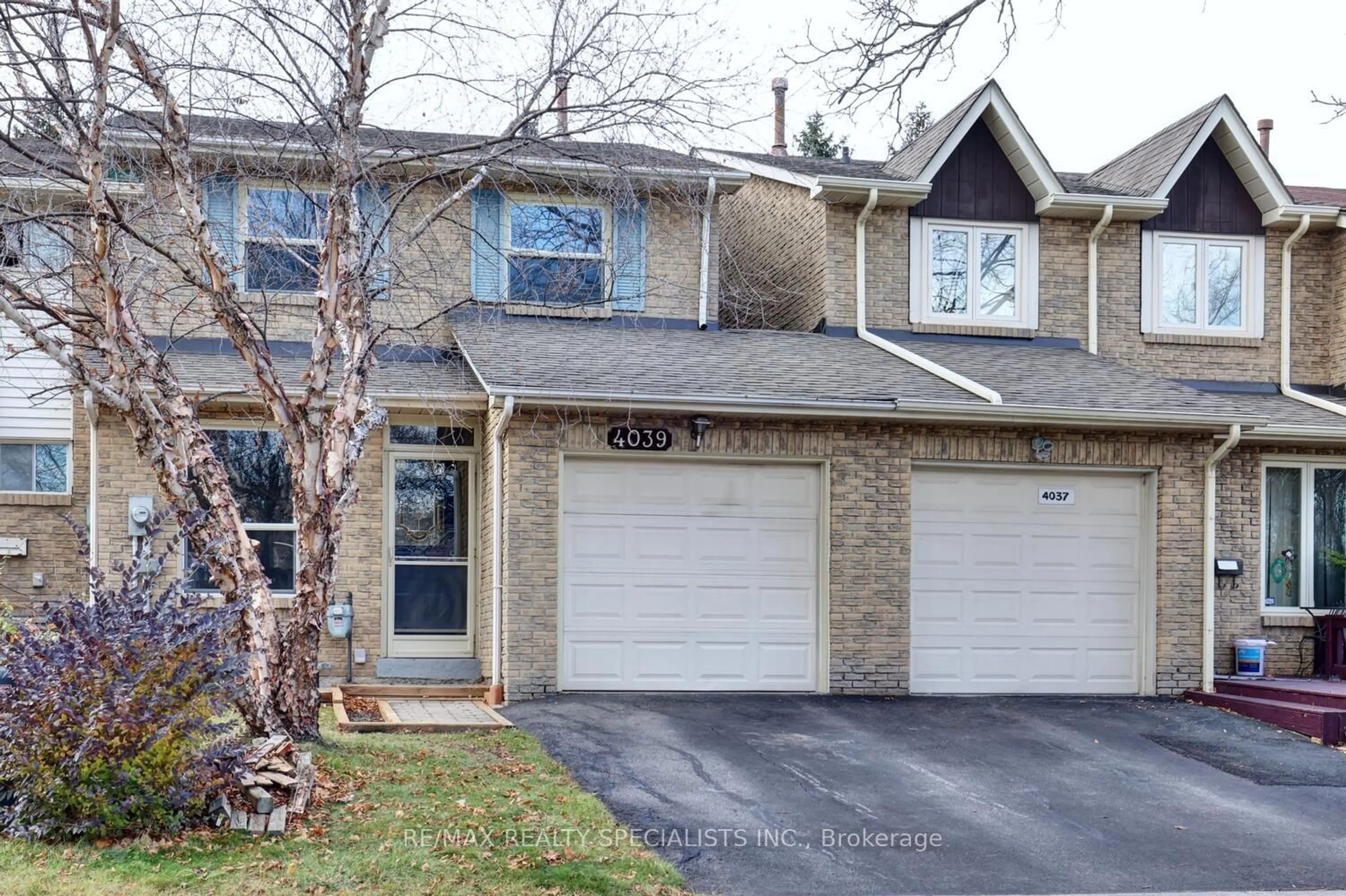 A pic from exterior of the house or condo, cottage for 4039 Farrier Crt, Mississauga Ontario L5L 2Y4