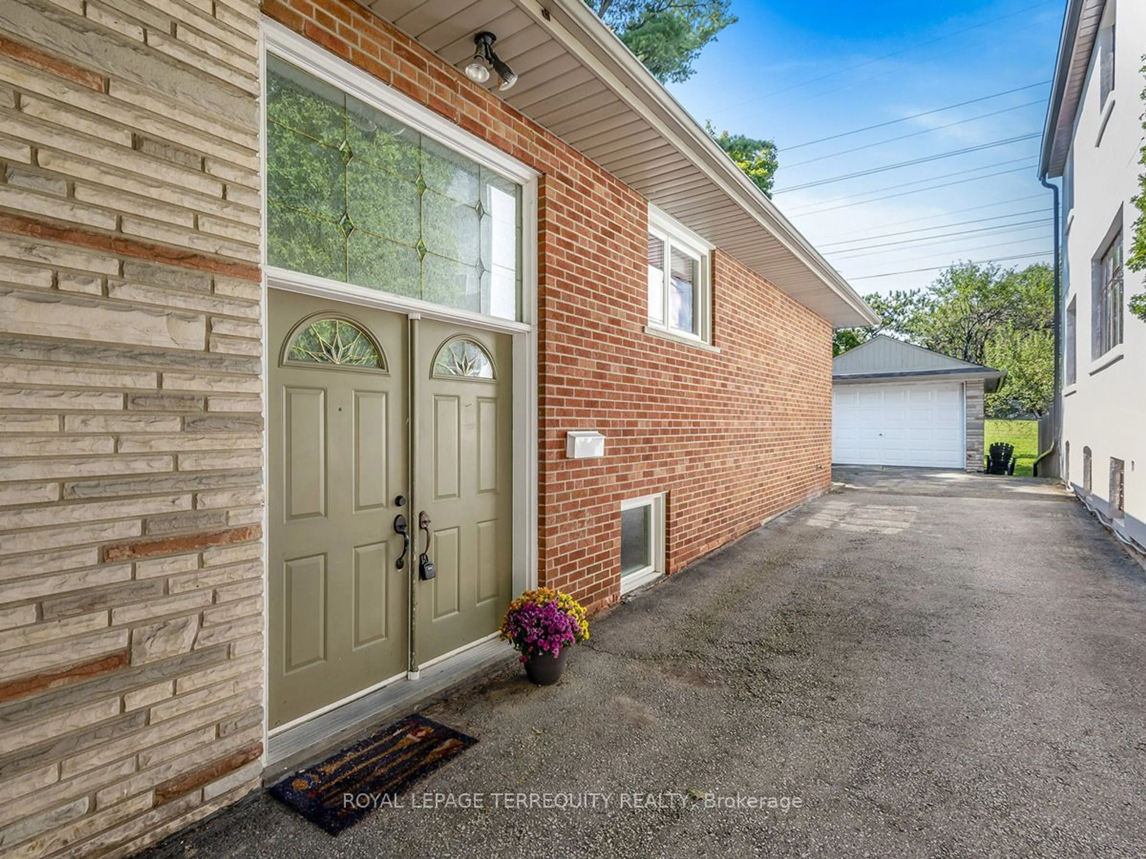 Home with brick exterior material for 62 Haliburton Ave, Toronto Ontario M9B 4Y4