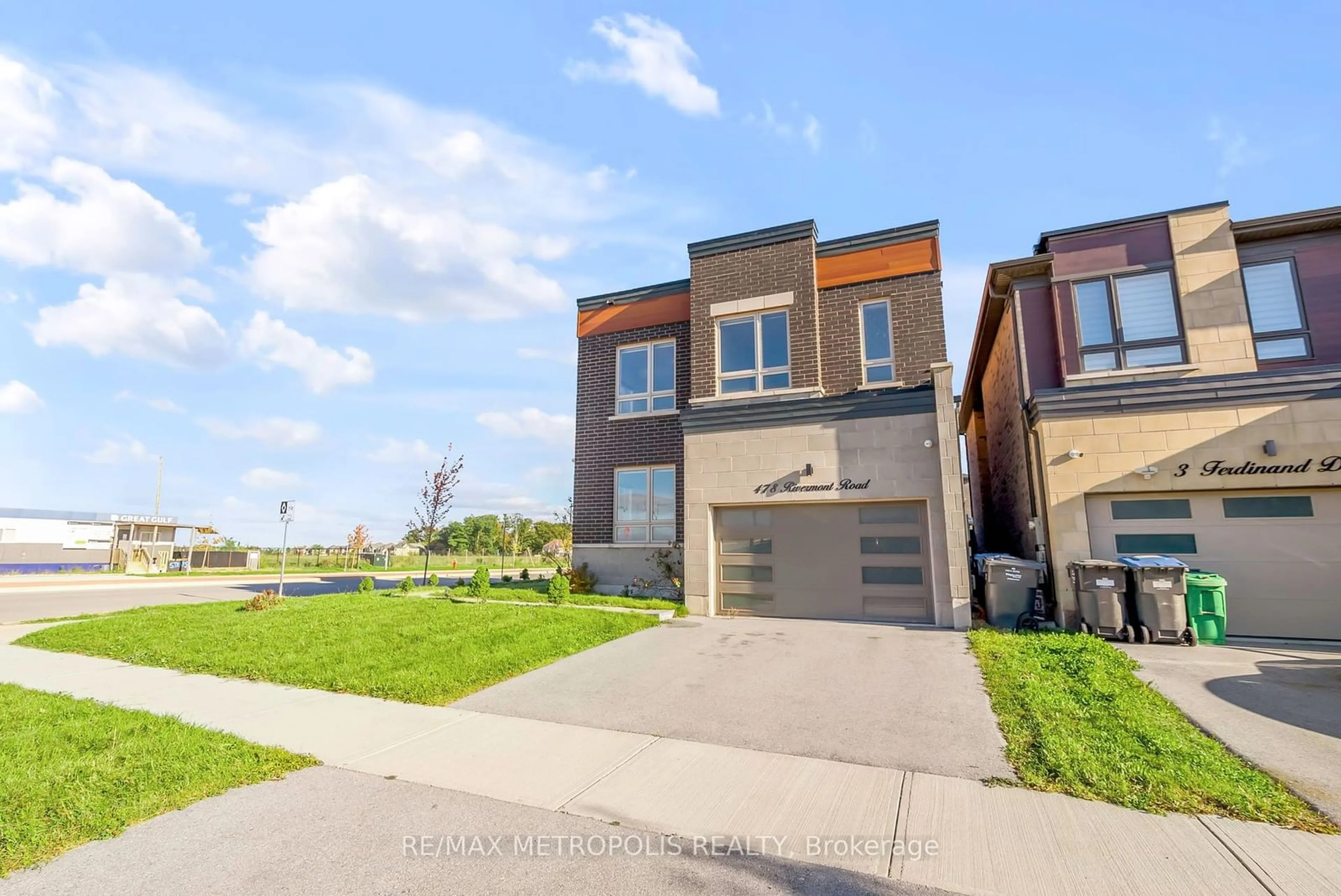 A pic from exterior of the house or condo, the street view for 478 RIVERMONT Rd, Brampton Ontario L6Y 2C9