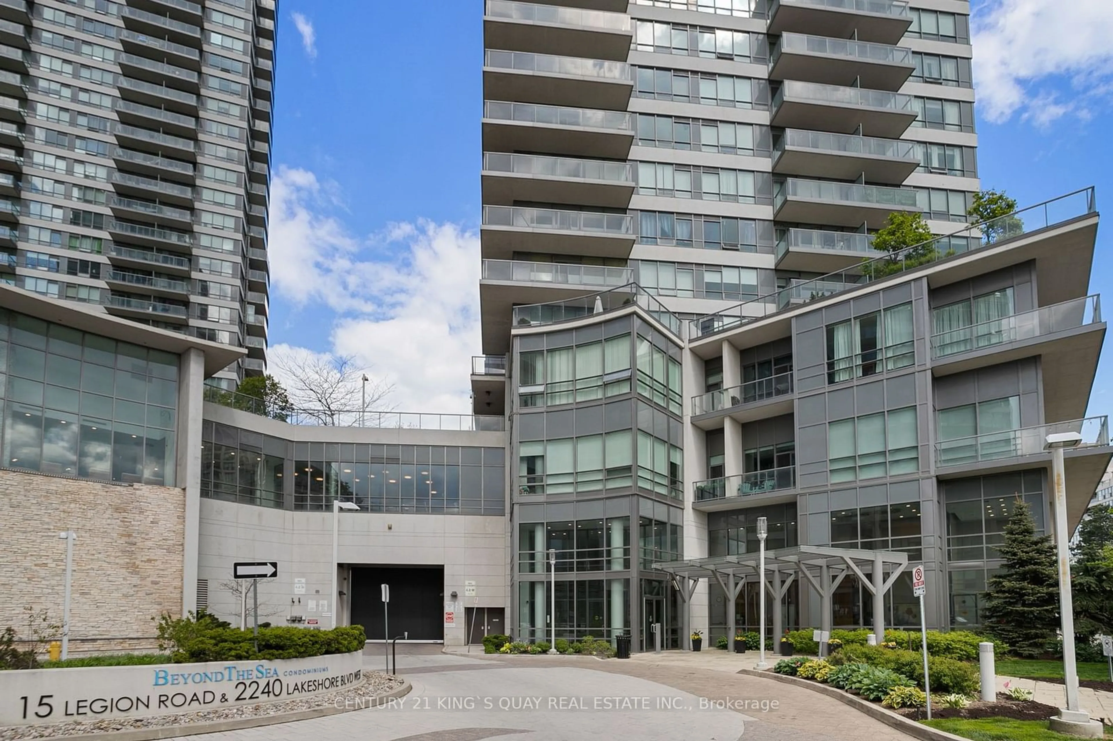 A pic from exterior of the house or condo, the front or back of building for 2240 Lake Shore Blvd #2904, Toronto Ontario M8V 0A9