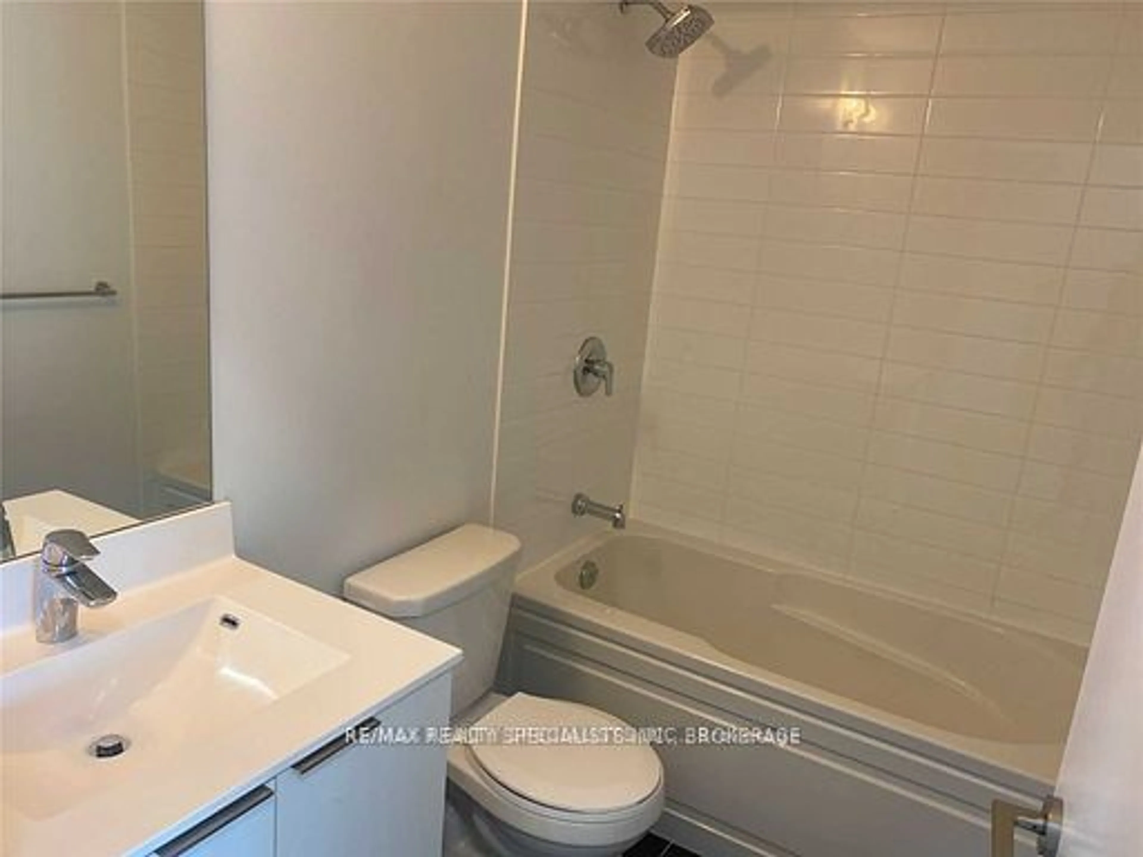 Standard bathroom, unknown floor for 20 SHORE BREEZE Dr #320, Toronto Ontario M8V 1A1