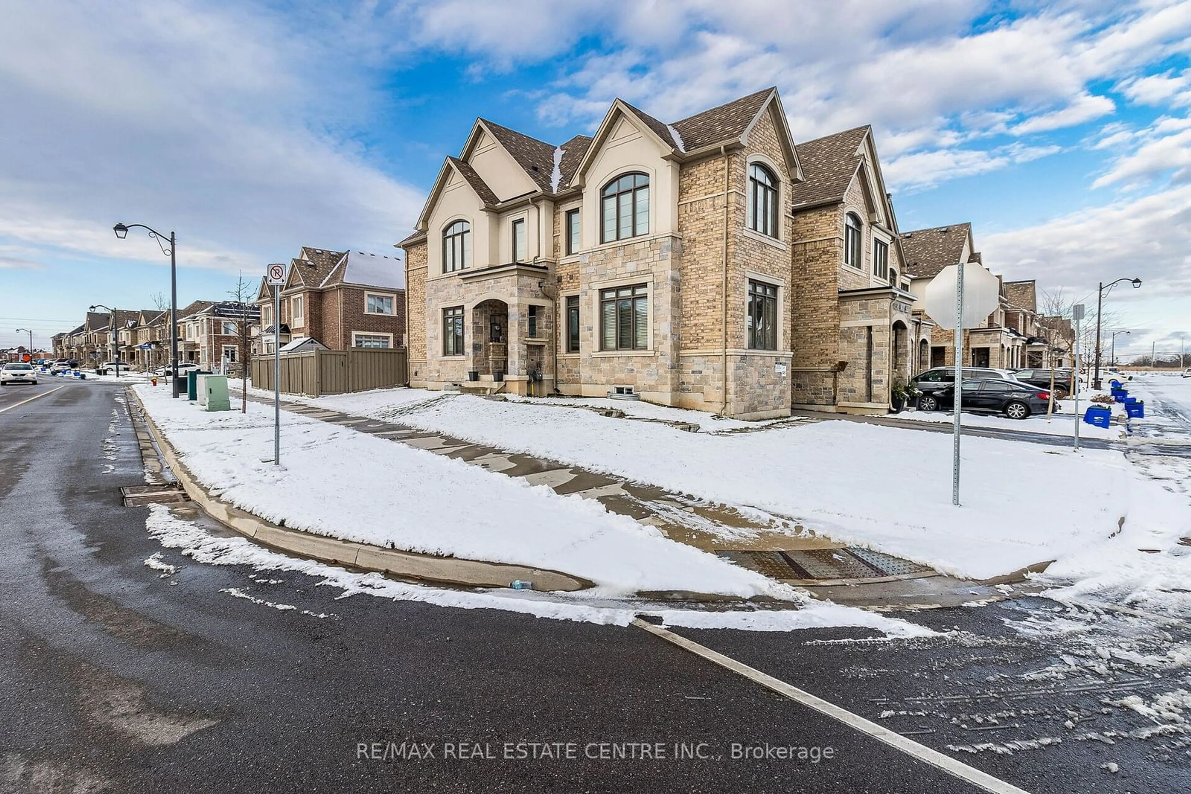 A pic from exterior of the house or condo, the street view for 1352 Restivo Lane, Milton Ontario L9E 1K2