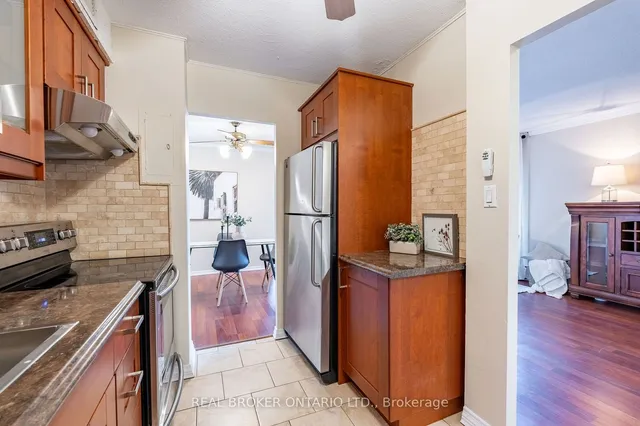 Additional property image - 975 Warwick Crt Unit 201