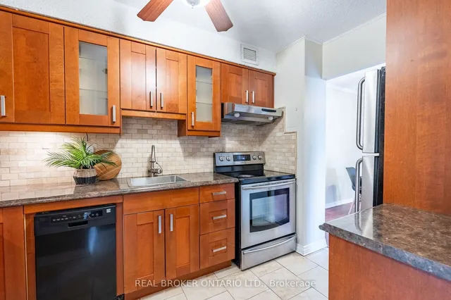 Additional property image - 975 Warwick Crt Unit 201