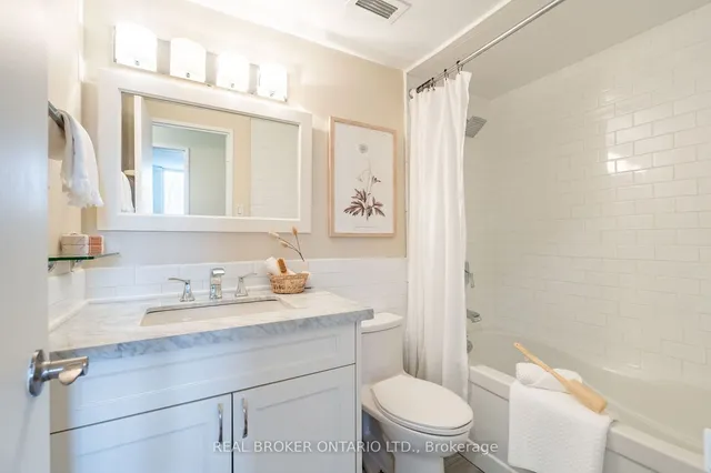 Additional property image - 975 Warwick Crt Unit 201