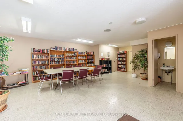 Additional property image - 975 Warwick Crt Unit 201