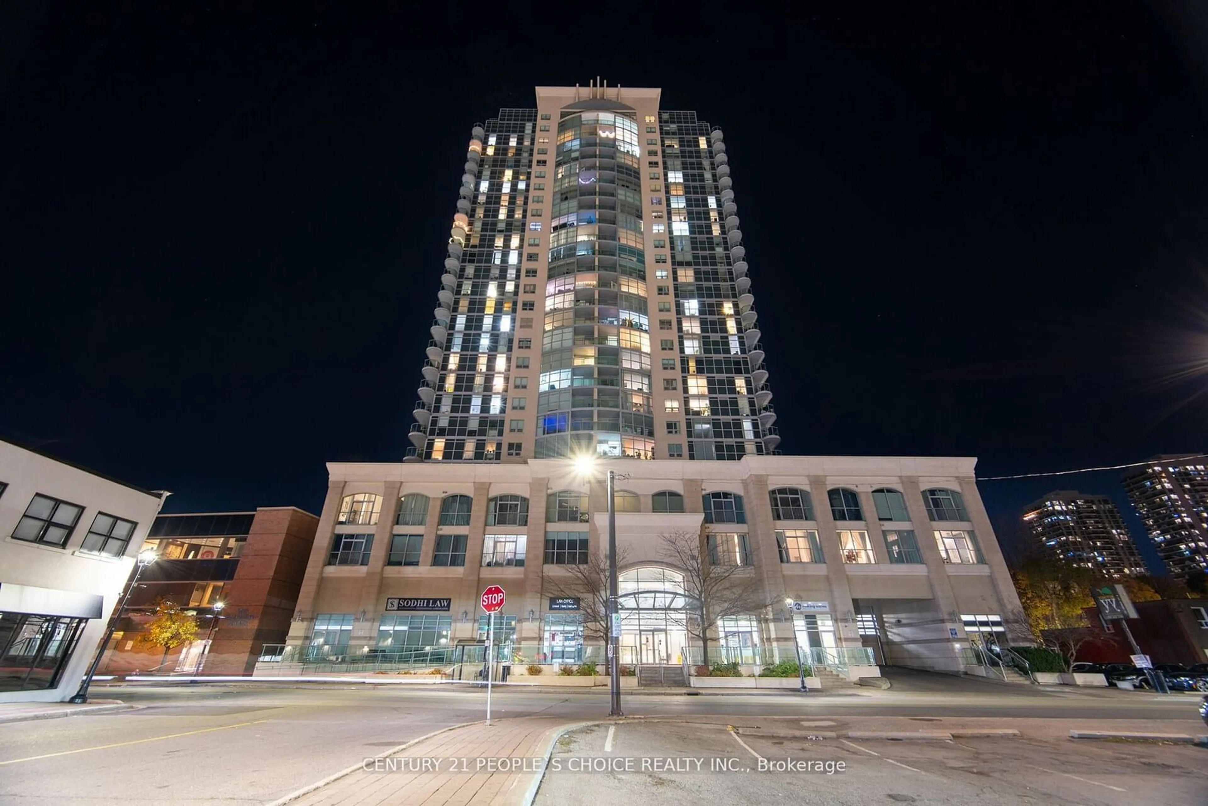 Indoor foyer for 9 George St #2602, Brampton Ontario L6X 1R2