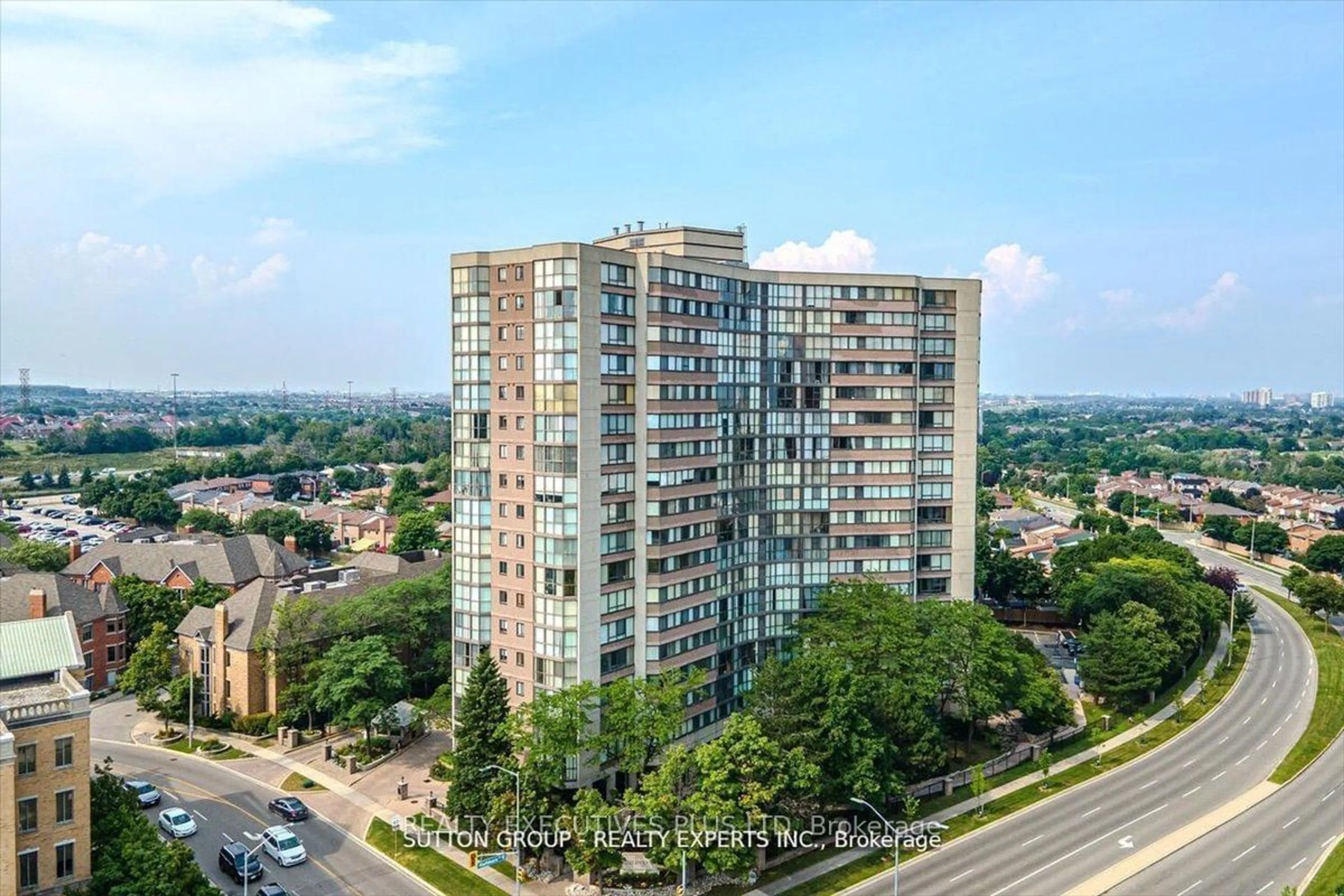 A pic from exterior of the house or condo, the view of city buildings for 4235 Sherwoodtowne Blvd #702, Mississauga Ontario L4Z 1W3