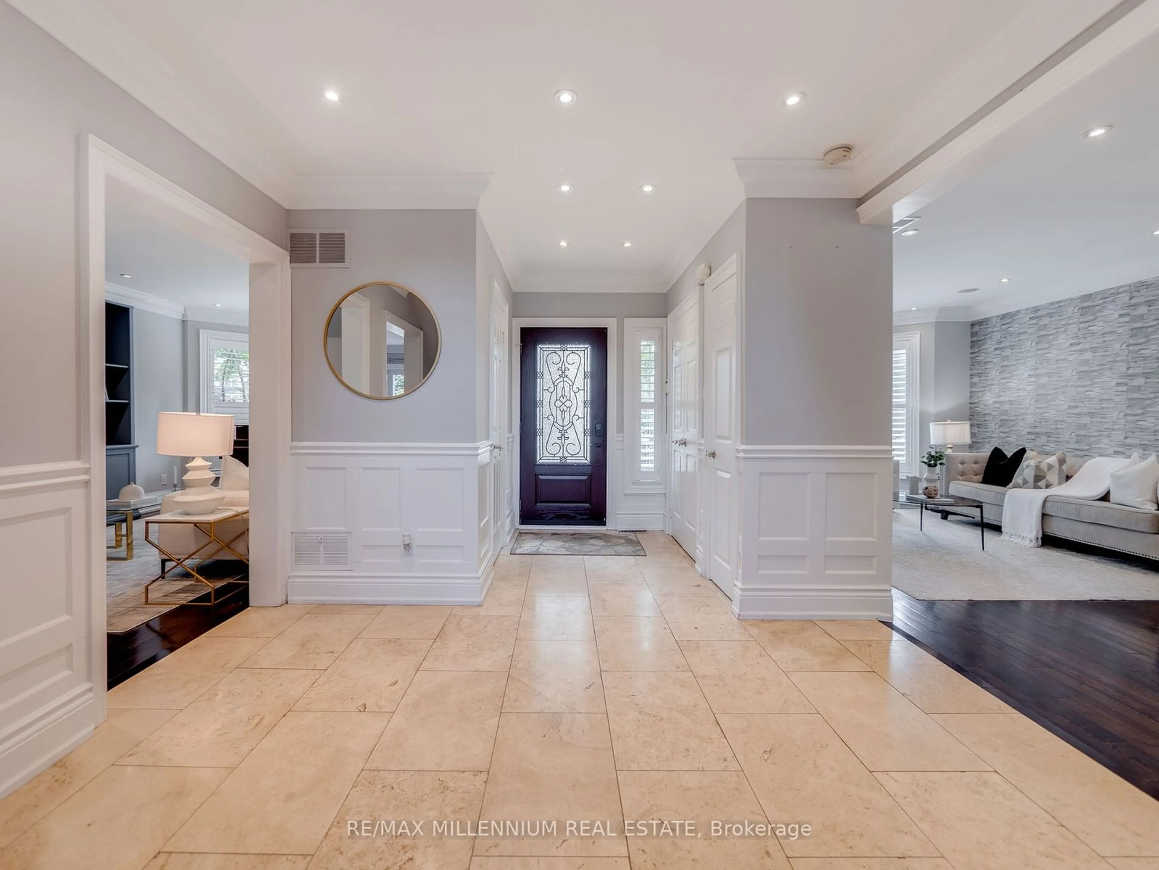 Indoor entryway, wood floors for 1050 Masters Green, Oakville Ontario L6M 2P1