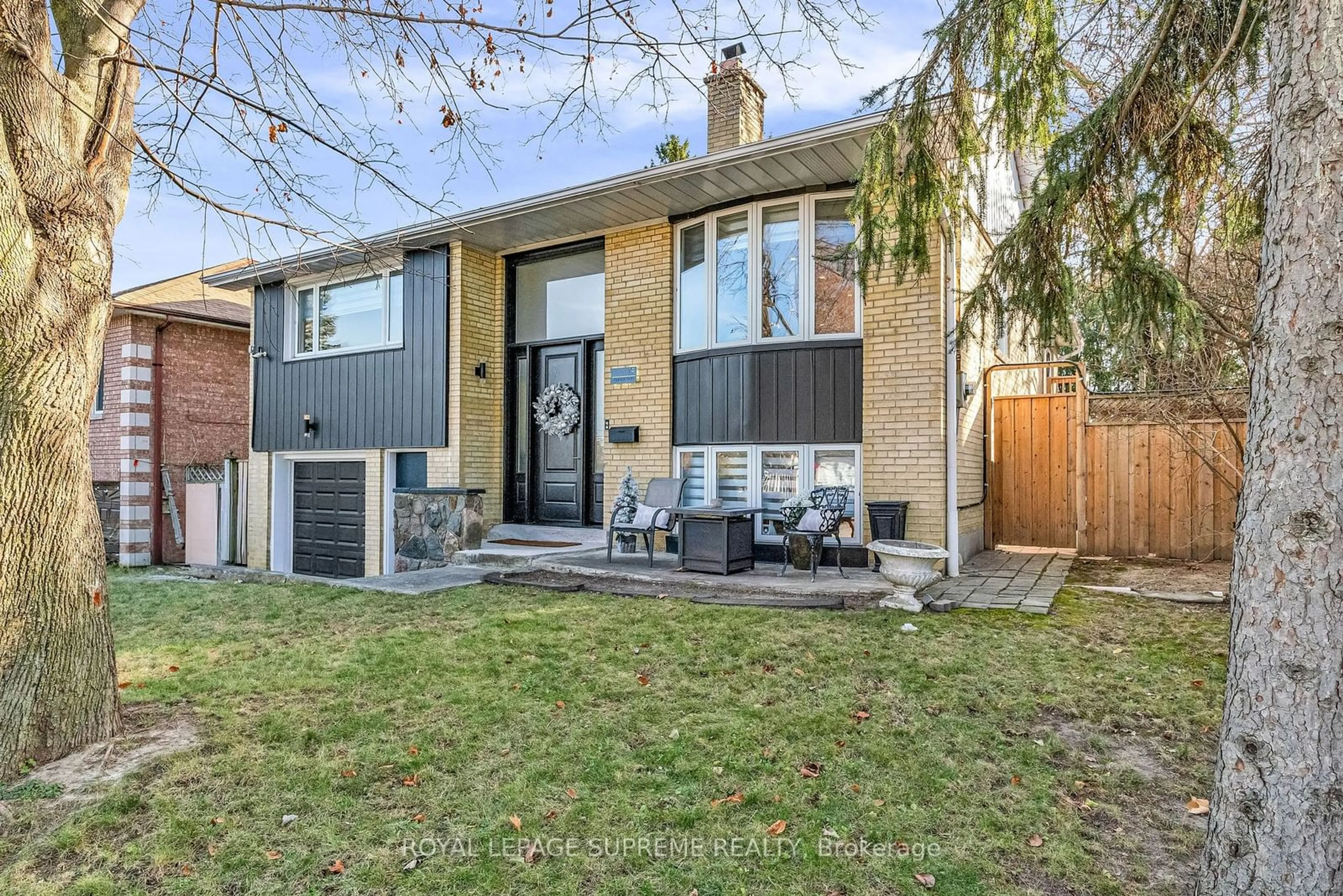 Home with brick exterior material for 19 Littoral Pl, Toronto Ontario M9P 1T8