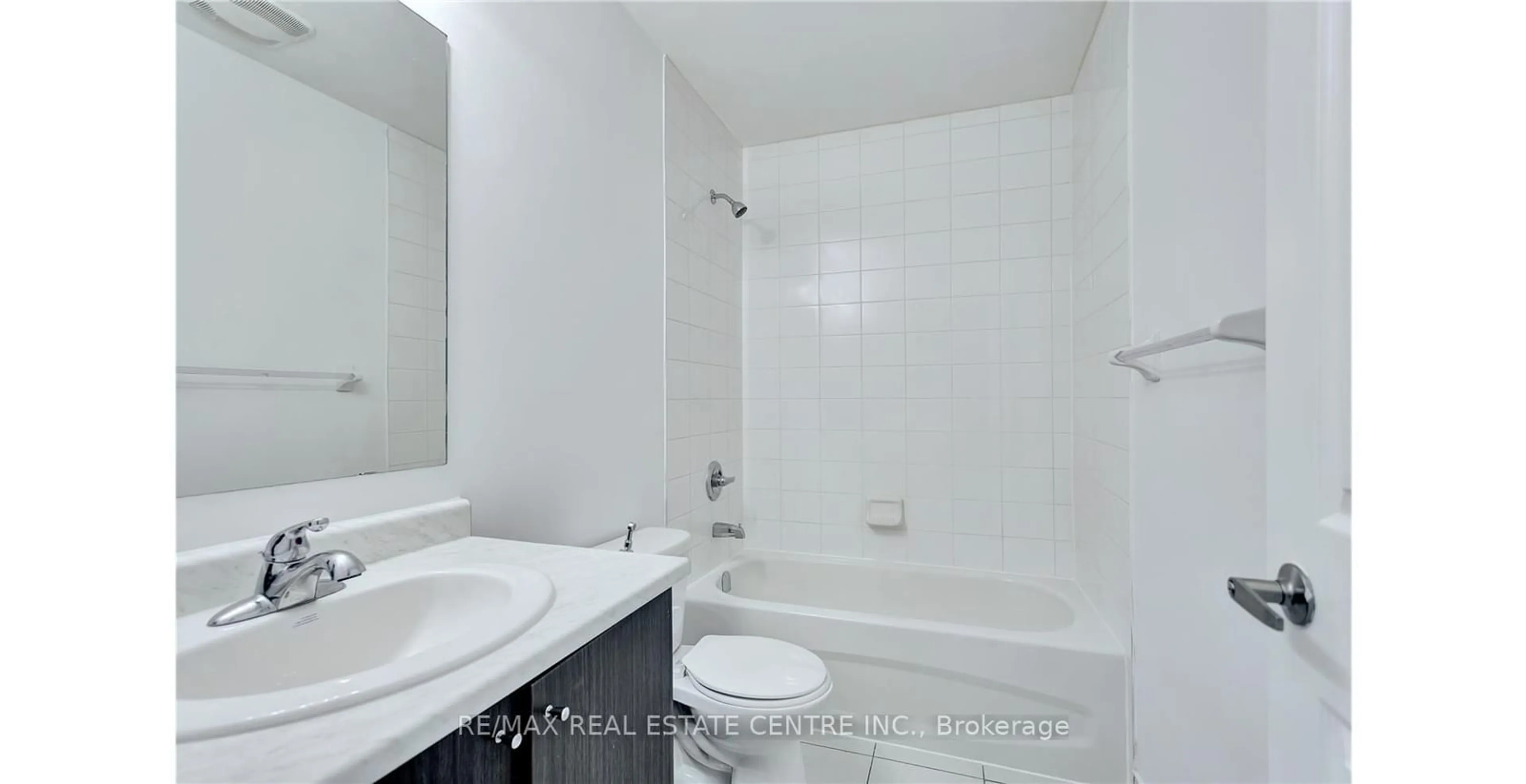 Bathroom, not visible floor for 50 Sky Harbour Dr #418, Brampton Ontario L6Y 6B8