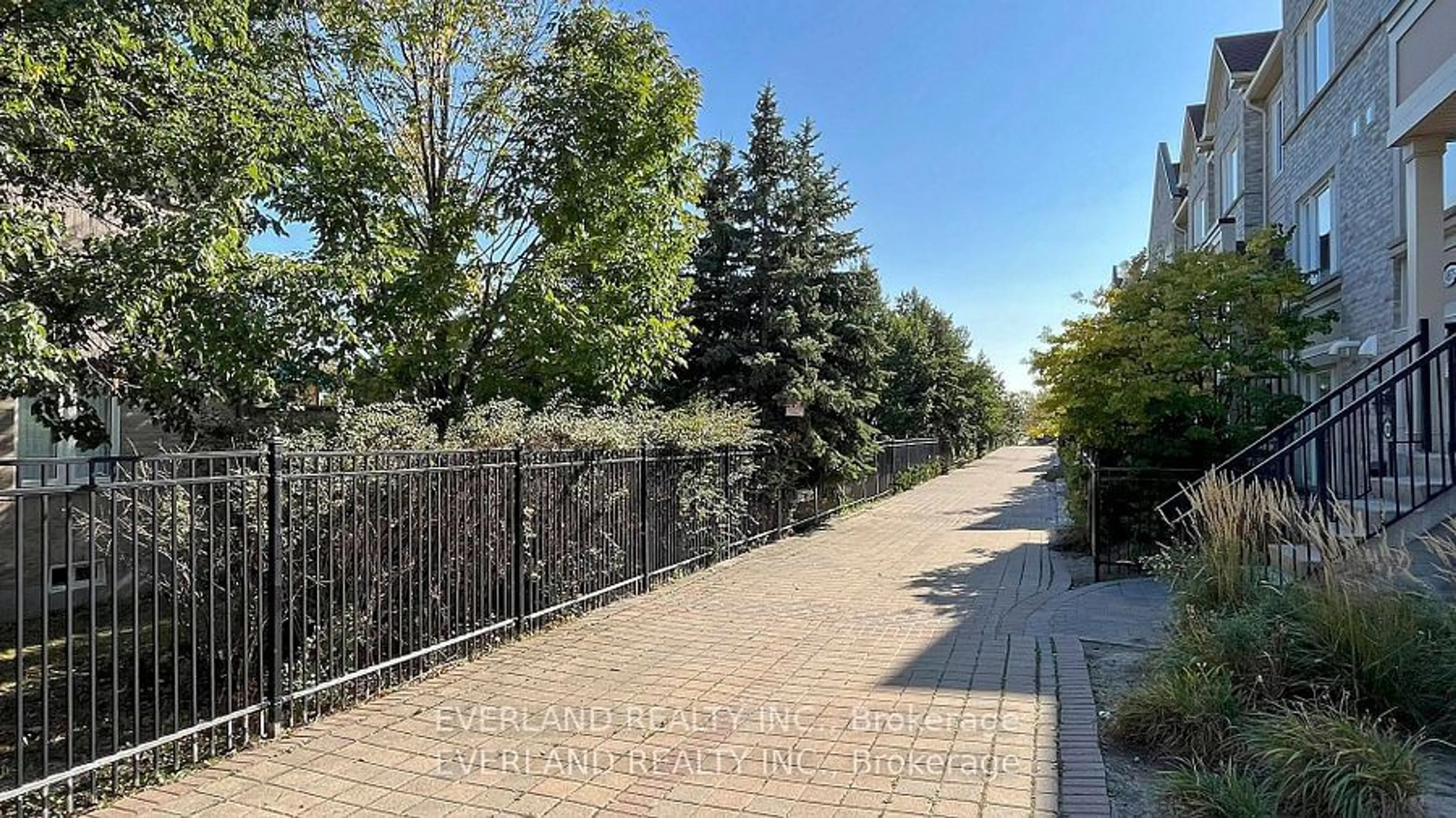 Patio, the fenced backyard for 4975 Southampton Dr #268, Mississauga Ontario L5M 8E3