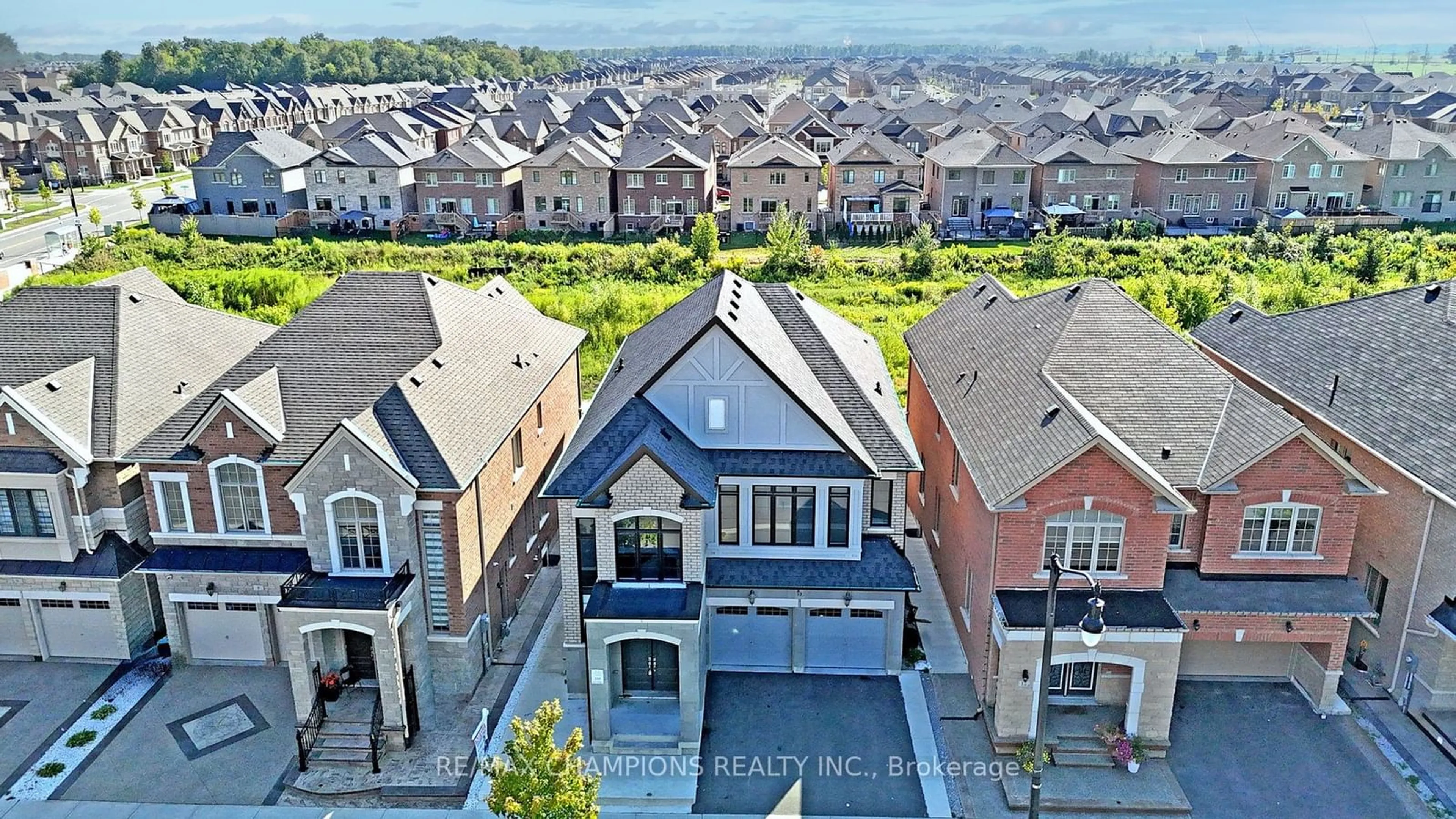 A pic from exterior of the house or condo, the street view for 10 Fruitvale Circ, Brampton Ontario L7A 5C5