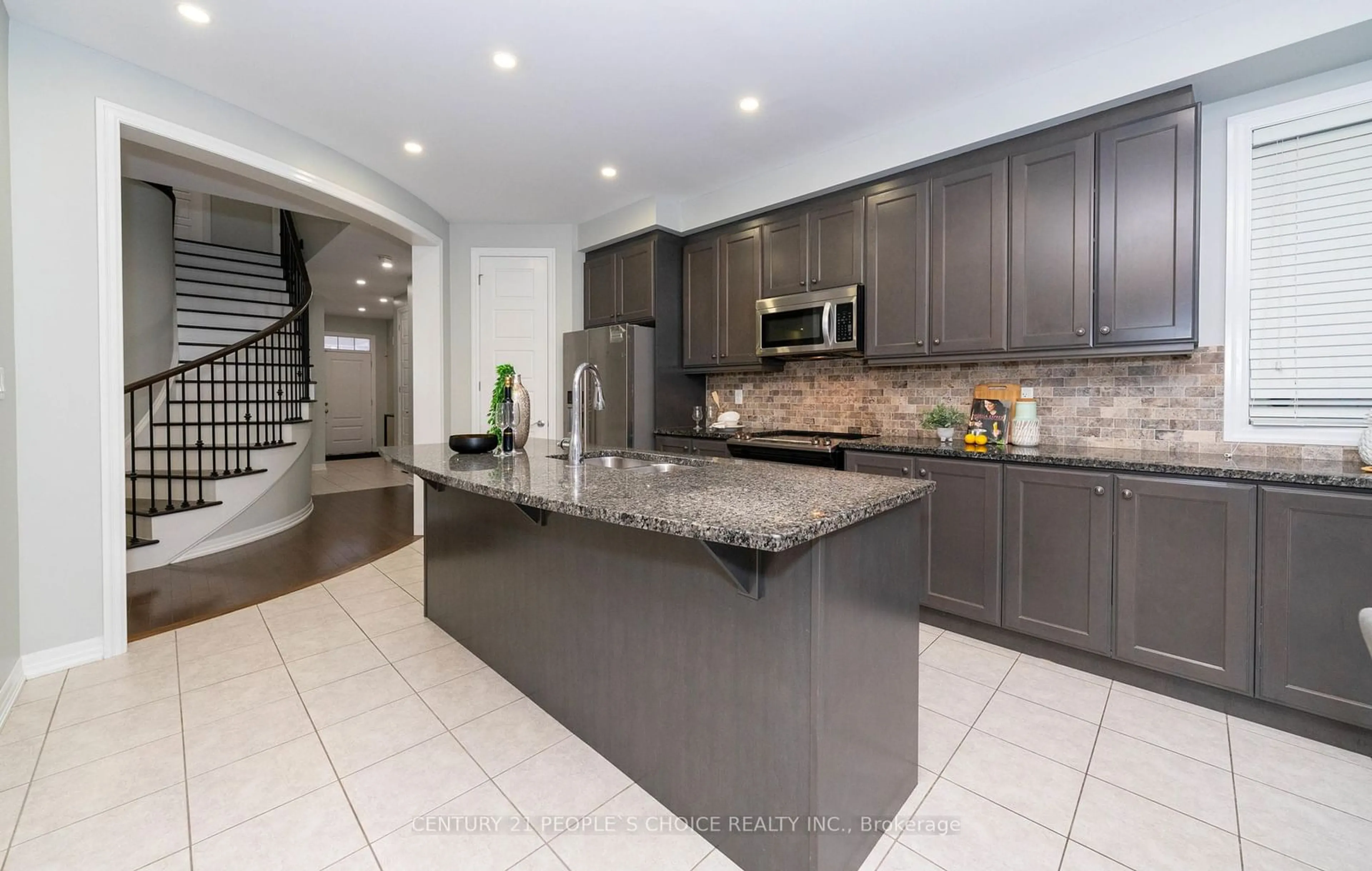 Open concept kitchen for 381 Dahlia Tr, Oakville Ontario L6M 1L4