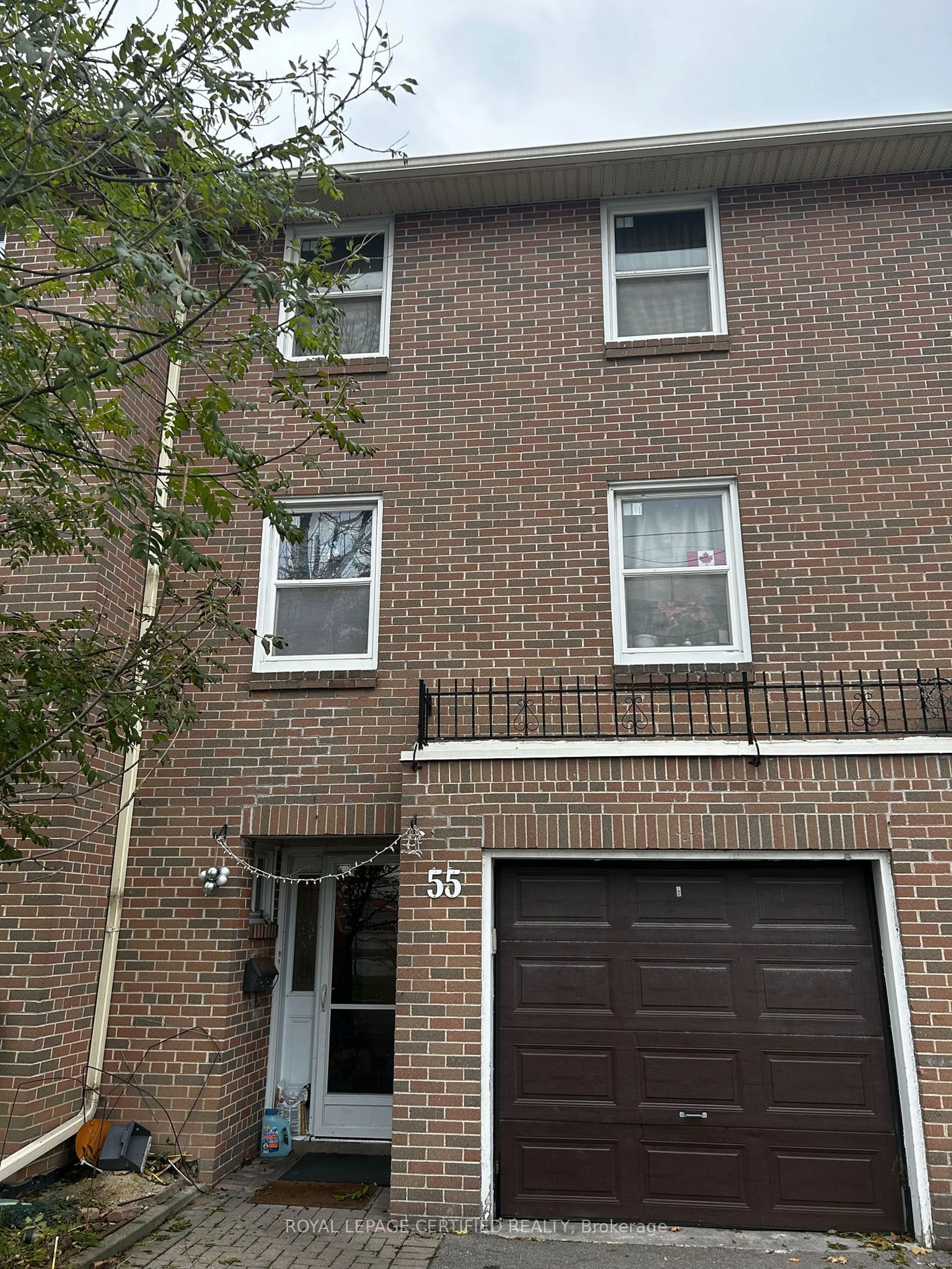 A pic from exterior of the house or condo, the front or back of building for 7255 Dooley Dr #55, Mississauga Ontario L4T 2S7