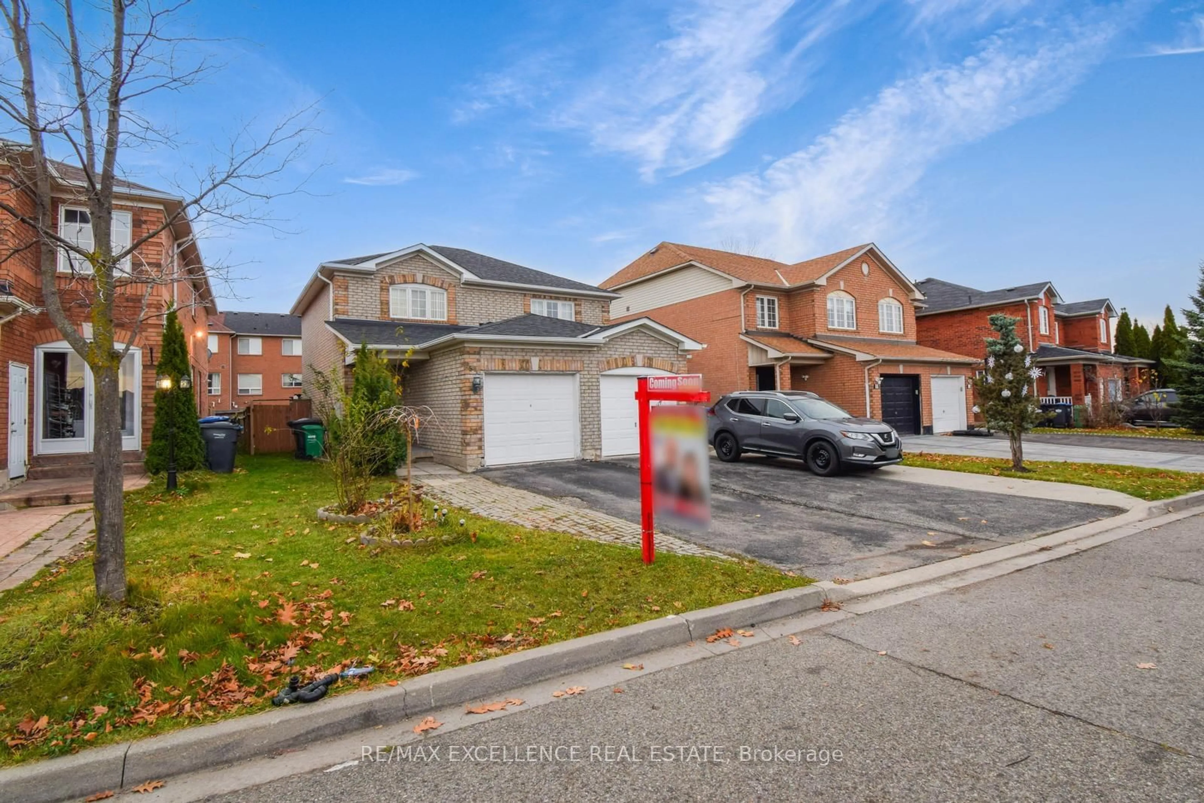 A pic from exterior of the house or condo, the street view for 54 Whiteface Cres, Brampton Ontario L6X 4X3