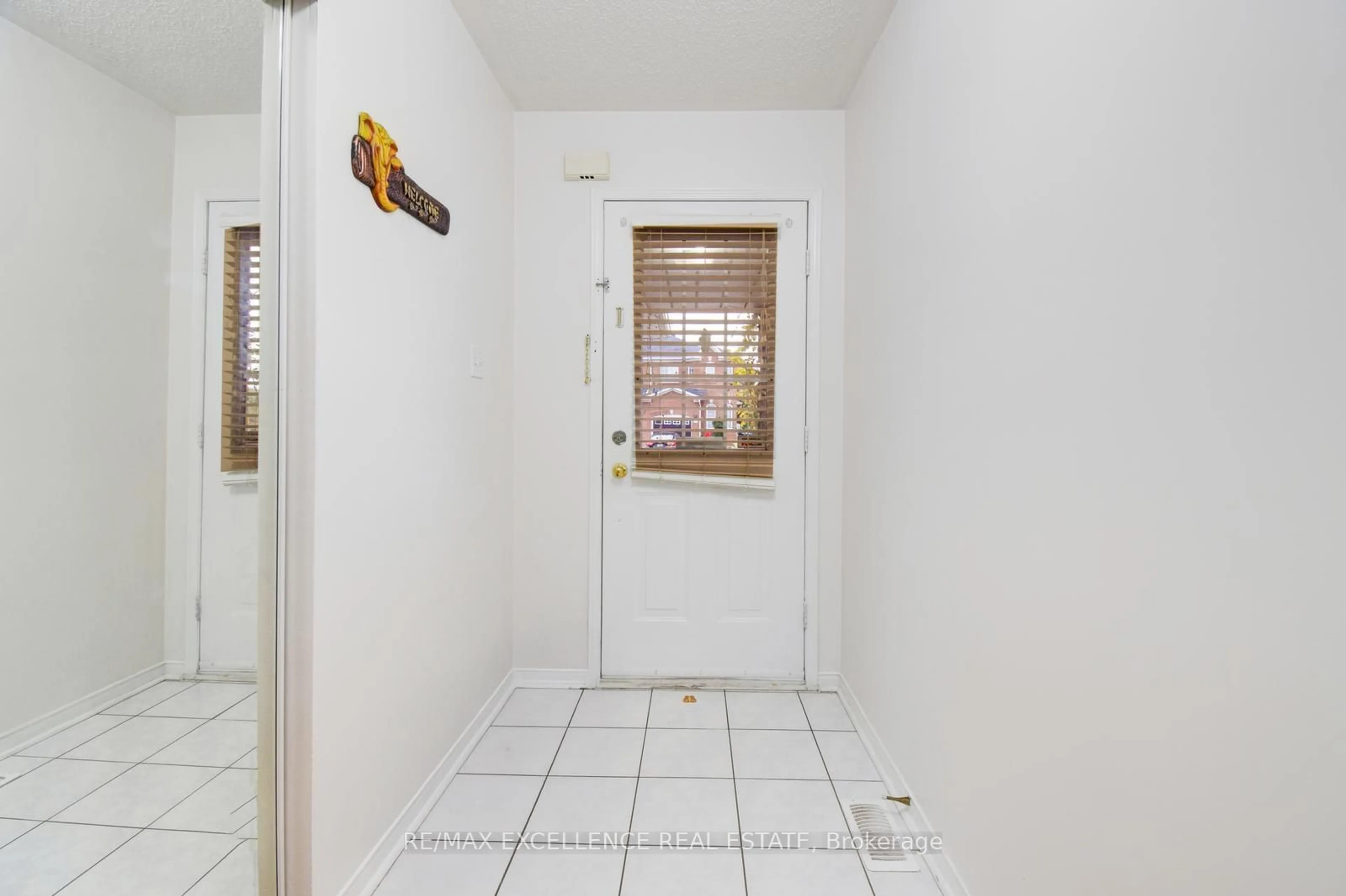 Indoor entryway, not visible floor for 54 Whiteface Cres, Brampton Ontario L6X 4X3