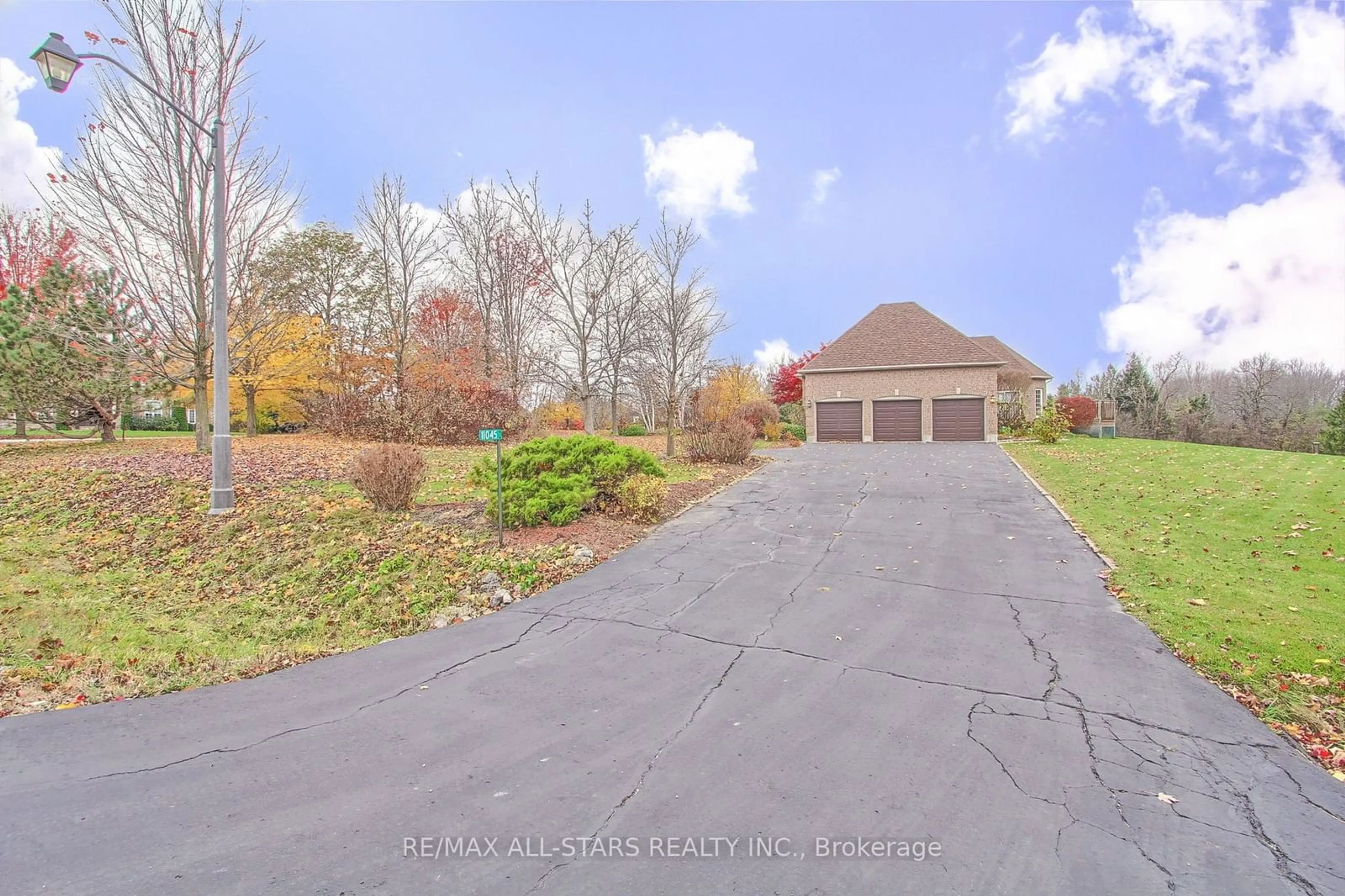 Frontside or backside of a home, the street view for 11045 Inglis Dr, Milton Ontario L0P 1B0