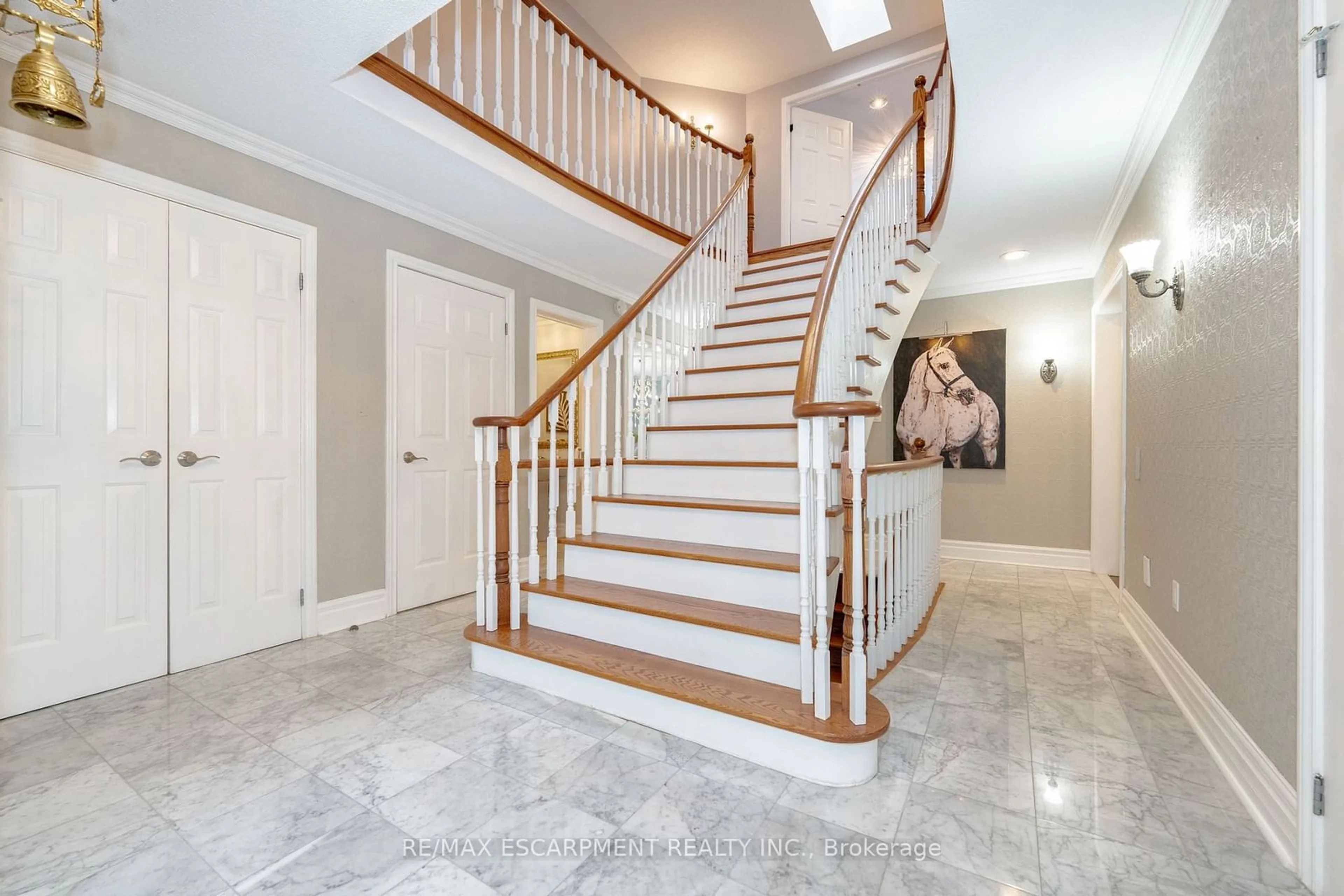 Stairs for 1225 Saddler Circ, Oakville Ontario L6M 2X5