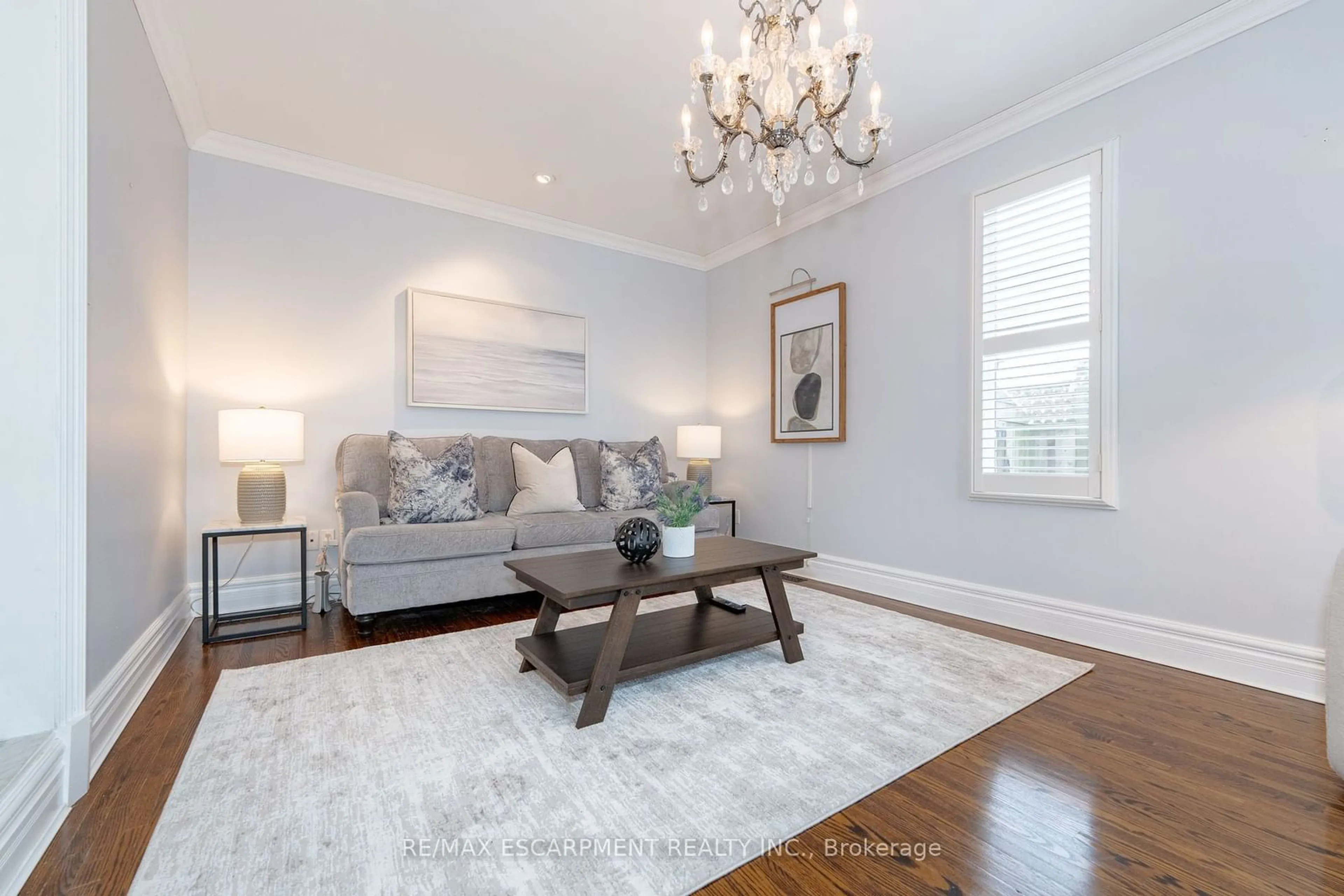 Living room, wood floors for 1225 Saddler Circ, Oakville Ontario L6M 2X5