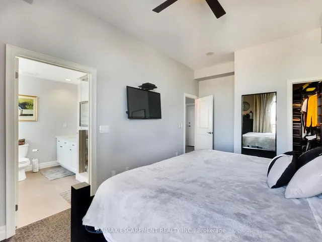 Additional property image - 360 PEARL St Unit 1601