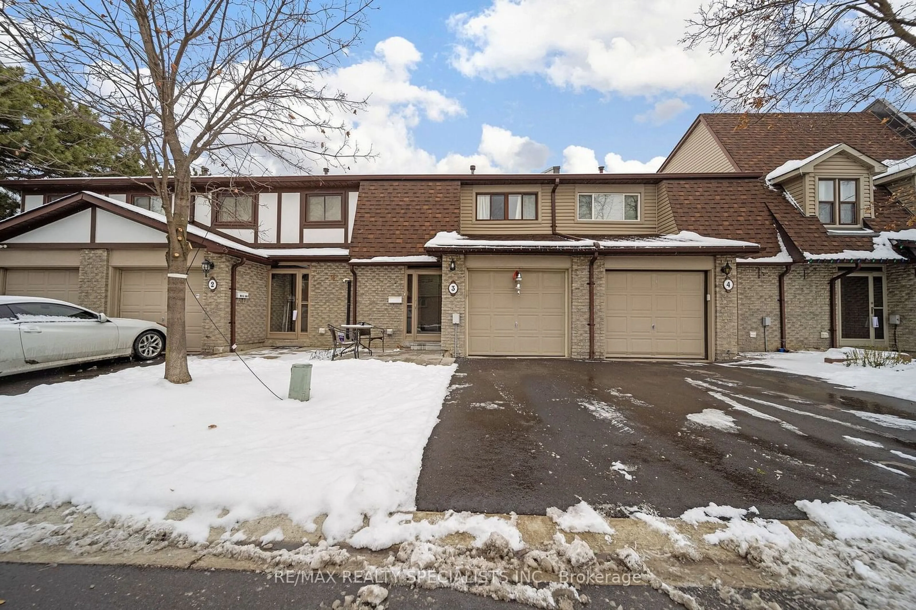 A pic from exterior of the house or condo, cottage for 3 Greenwich Circ, Brampton Ontario L6S 2E6