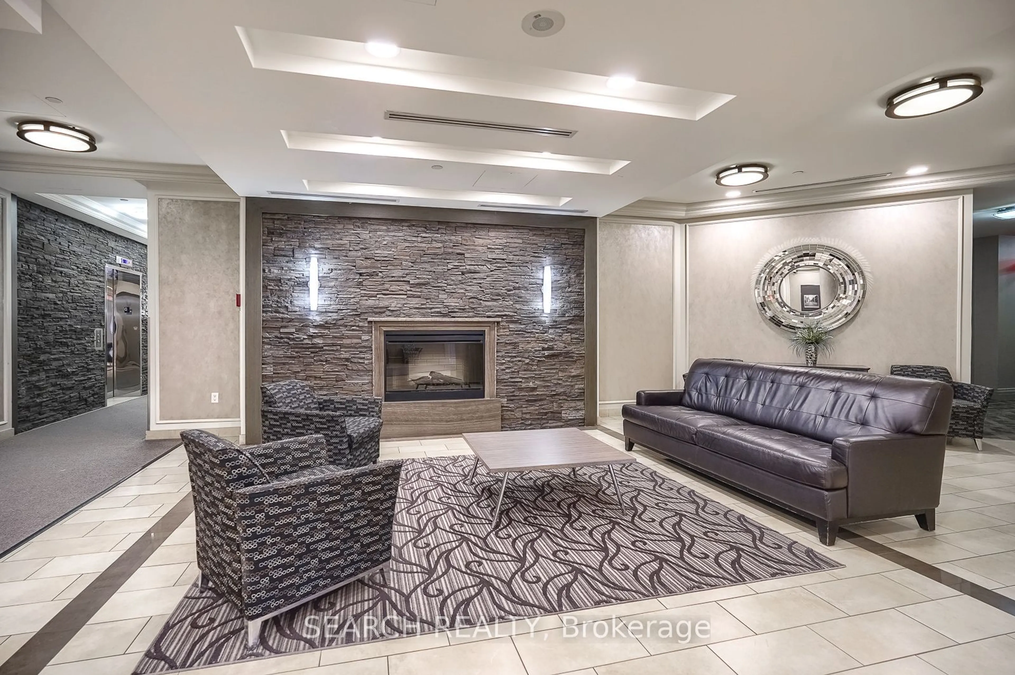 Indoor lobby, carpet floors for 60 Heintzman St #1028, Toronto Ontario M6P 5A1