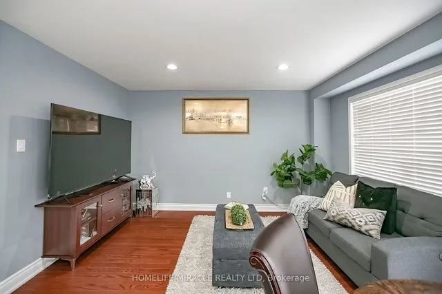 Additional property image - 61 LAURAGLEN Cres