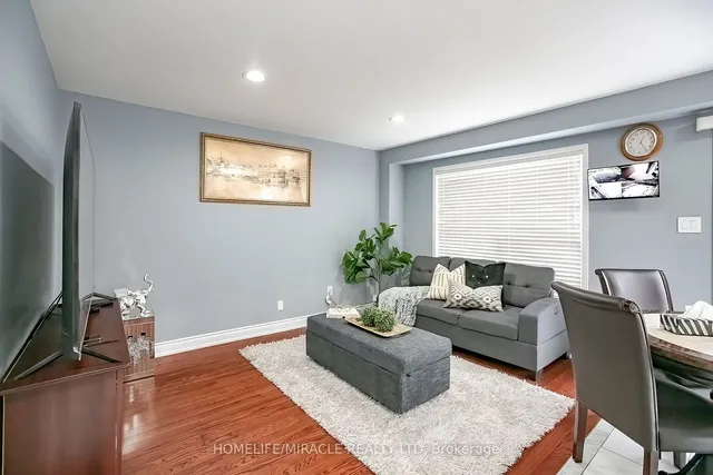 Additional property image - 61 LAURAGLEN Cres