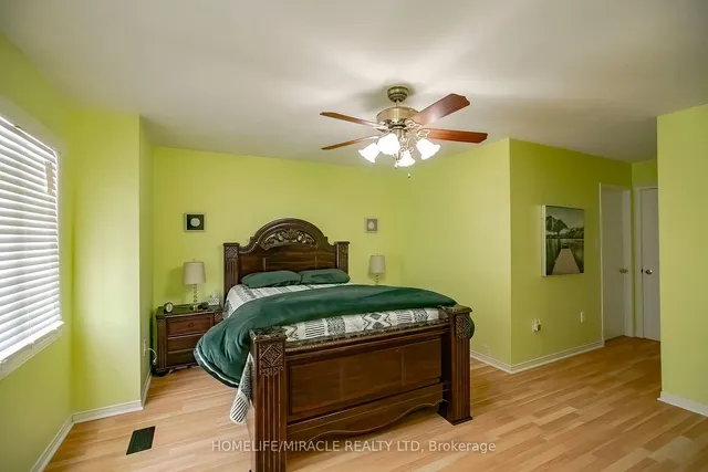 Additional property image - 61 LAURAGLEN Cres