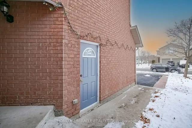 Additional property image - 61 LAURAGLEN Cres
