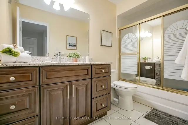 Additional property image - 61 LAURAGLEN Cres