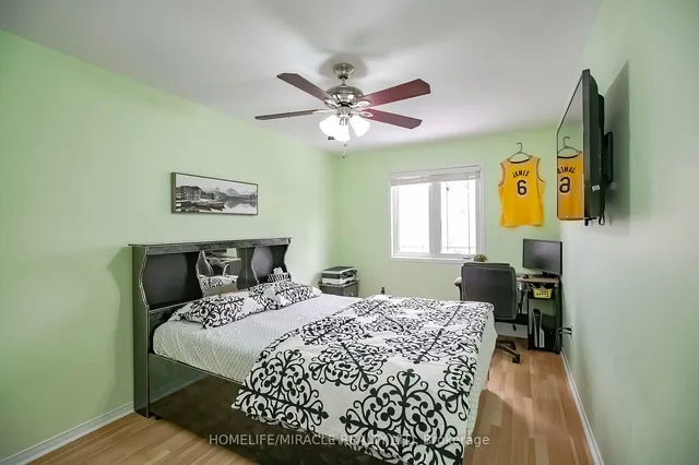 Additional property image - 61 LAURAGLEN Cres