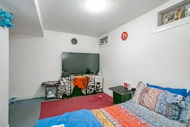 Additional property image - 61 LAURAGLEN Cres