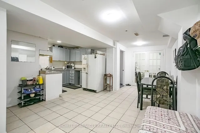 Additional property image - 61 LAURAGLEN Cres