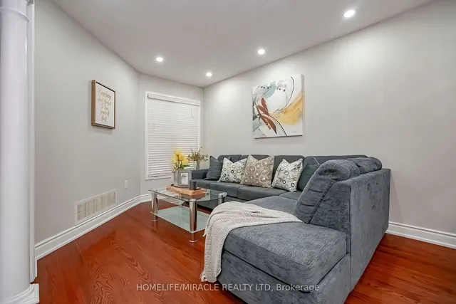 Additional property image - 61 LAURAGLEN Cres