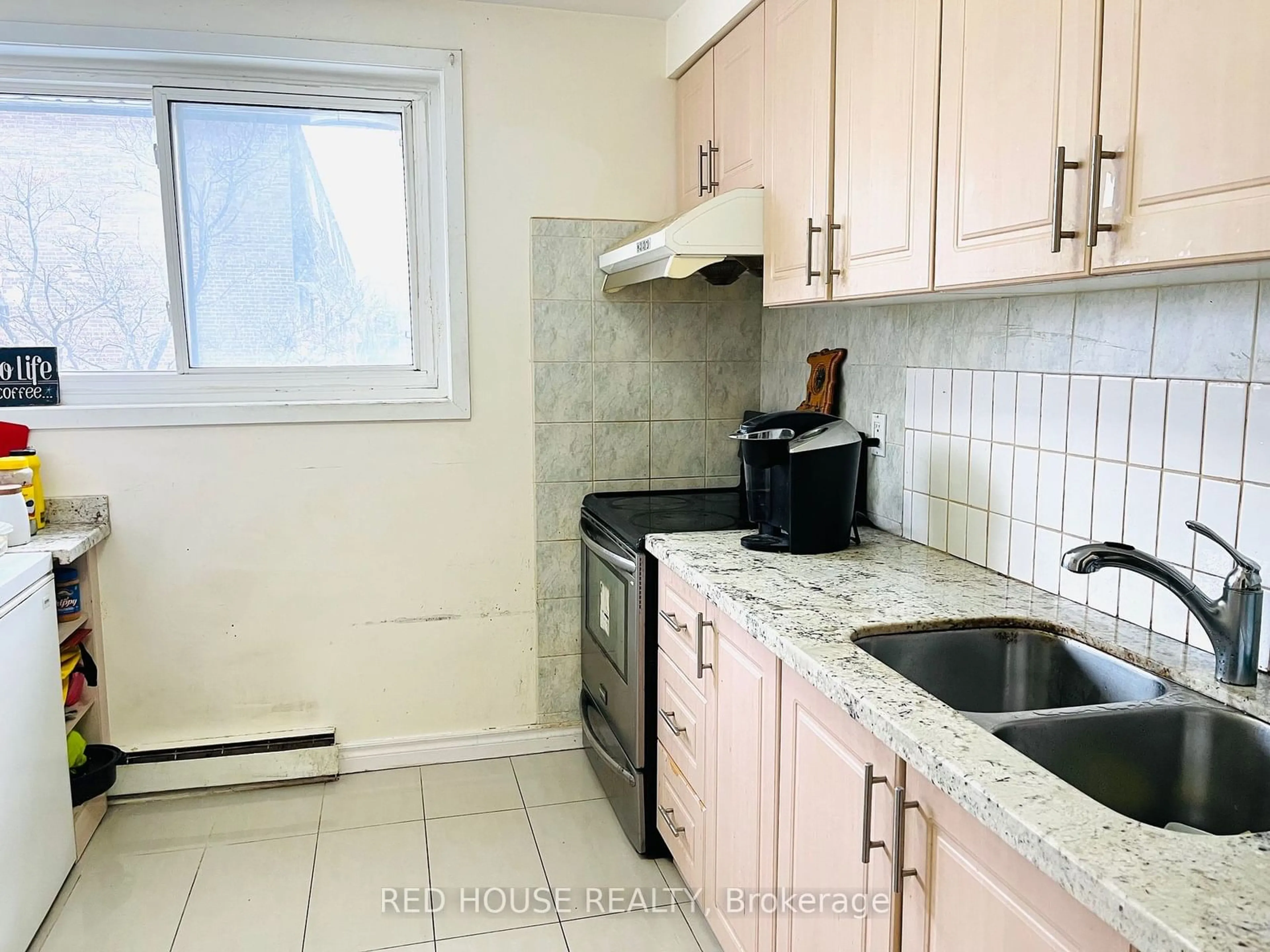 Standard kitchen, wood floors, cottage for 38 Tandridge Cres #874, Toronto Ontario M9W 2P2