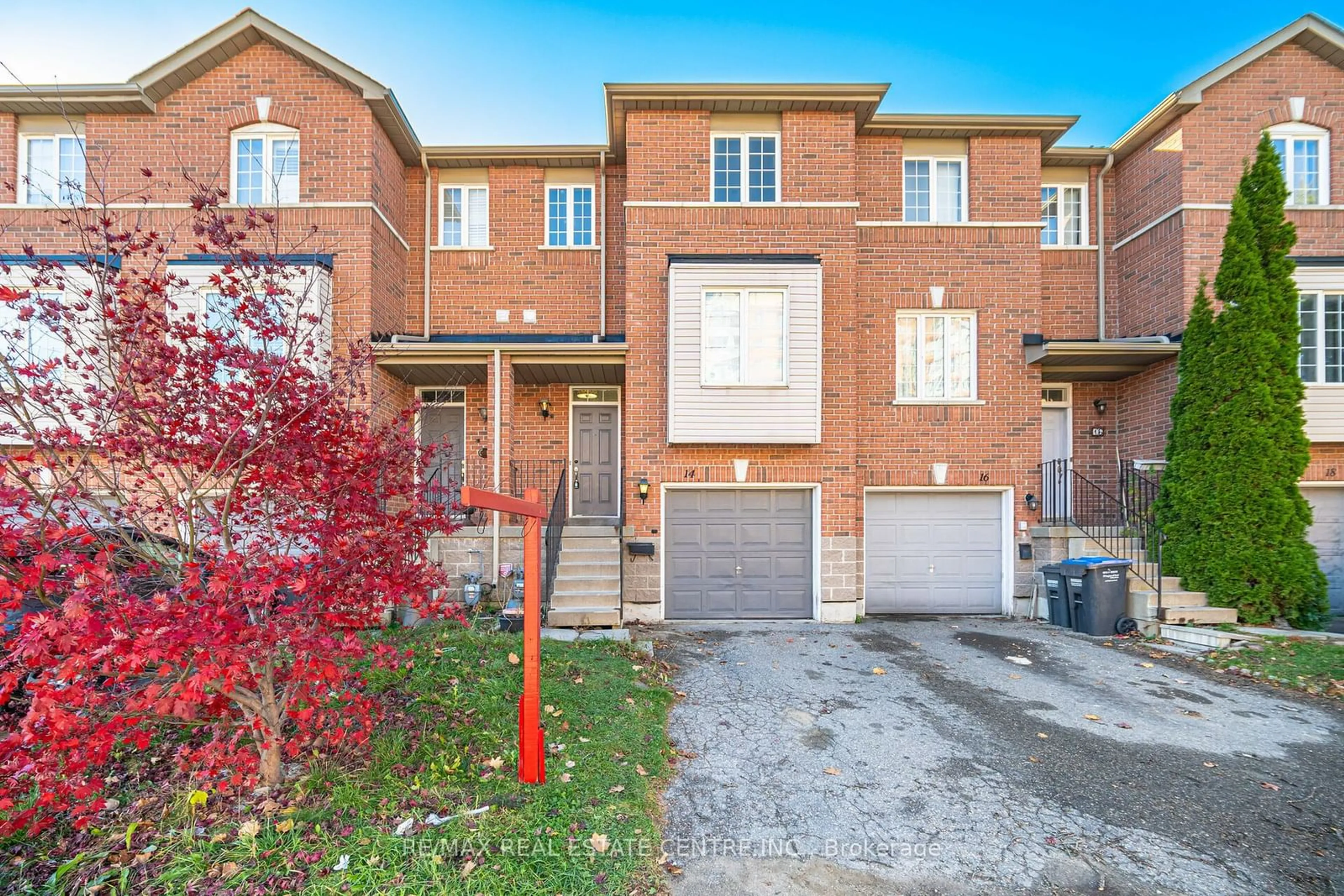 A pic from exterior of the house or condo, the street view for 120 Railroad St #14, Brampton Ontario L6X 5A1