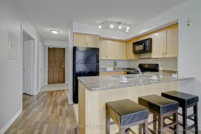 Additional property image - 2772 Keele St Unit 312