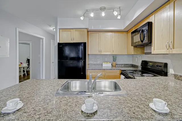 Additional property image - 2772 Keele St Unit 312