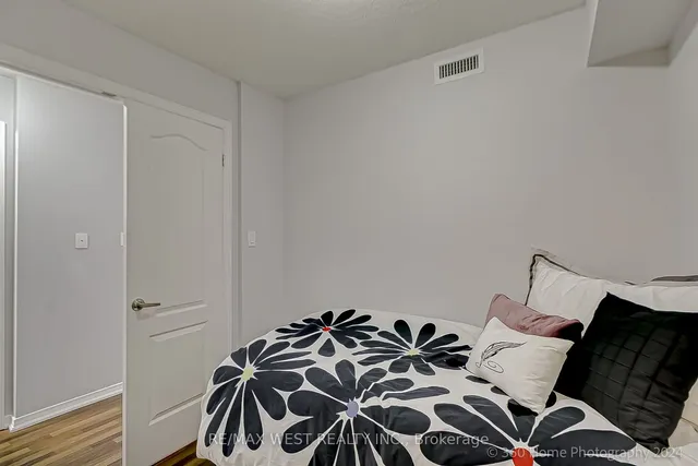Additional property image - 2772 Keele St Unit 312