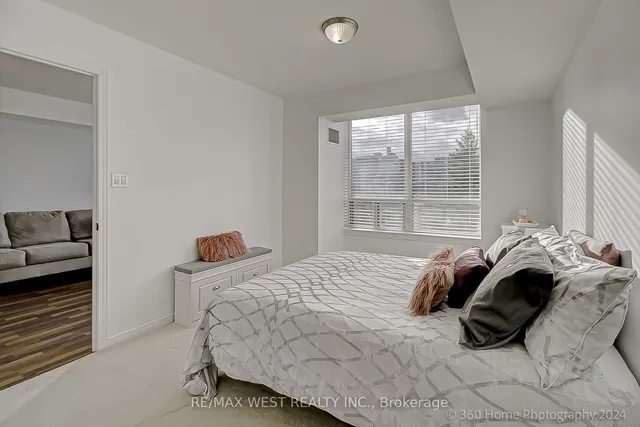 Additional property image - 2772 Keele St Unit 312