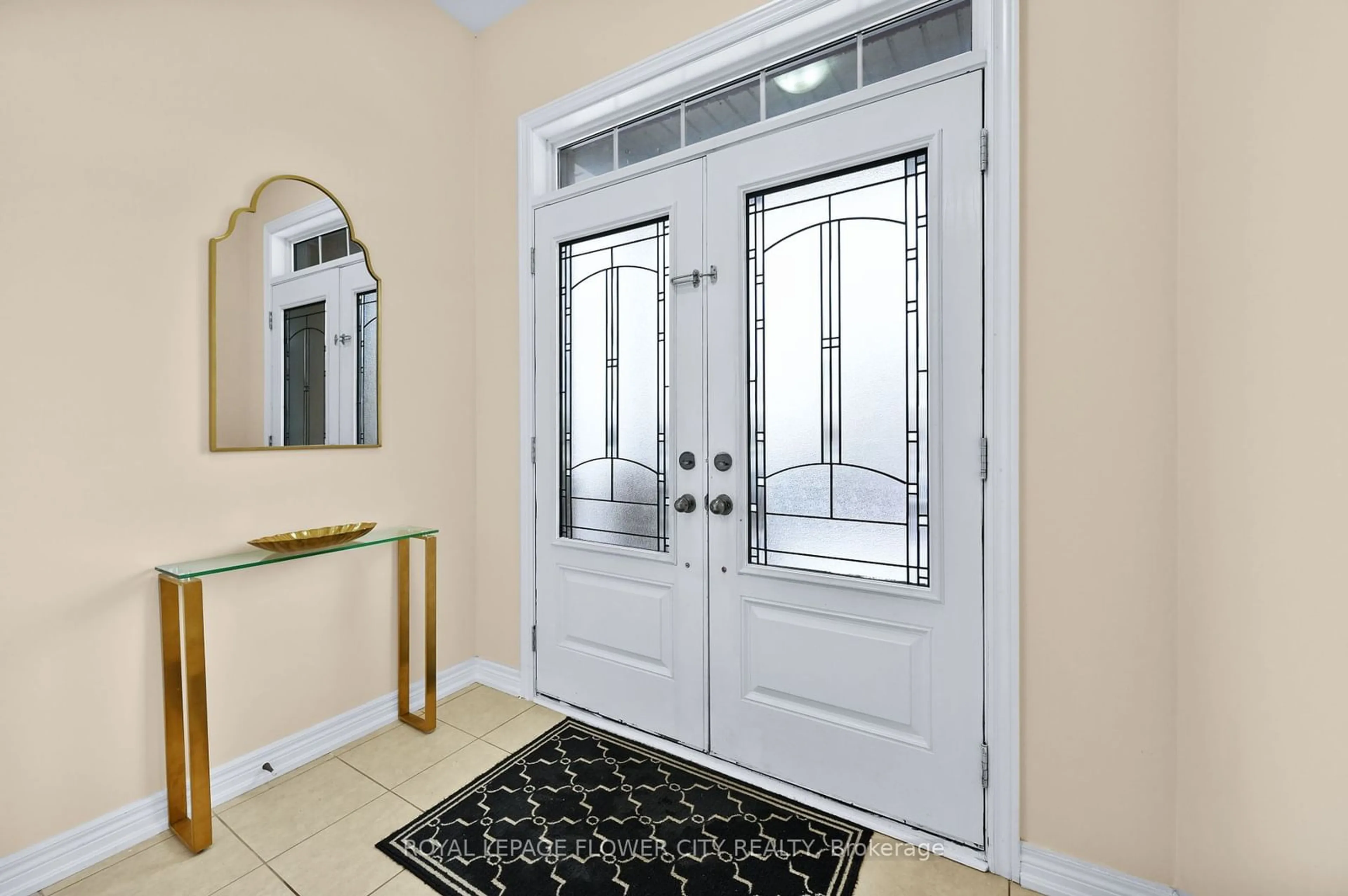 Indoor entryway, wood floors for 41 Speedwell St, Brampton Ontario L6X 0R8