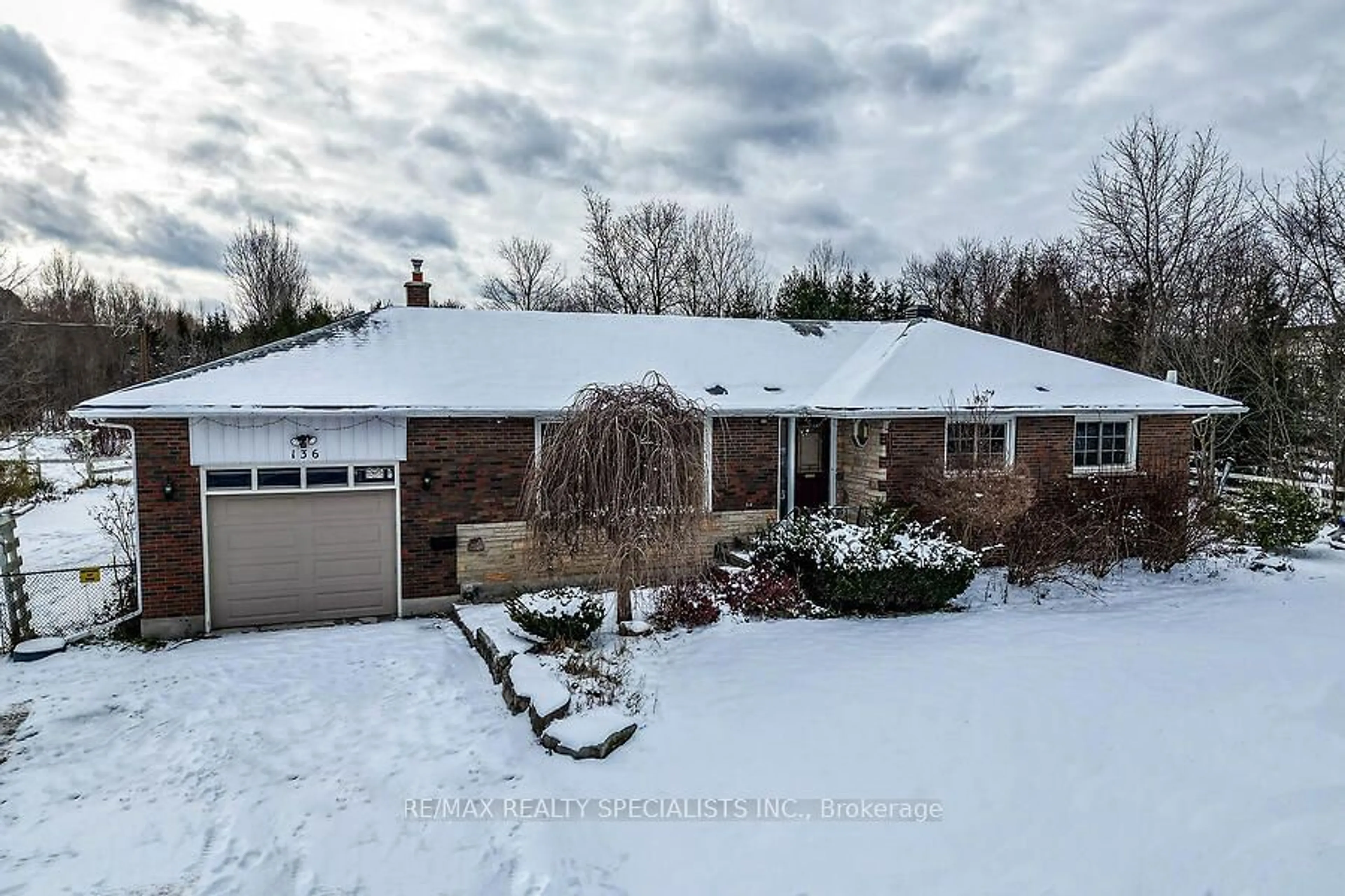 Frontside or backside of a home, cottage for 136 Tremaine Rd, Milton Ontario L9T 2X3